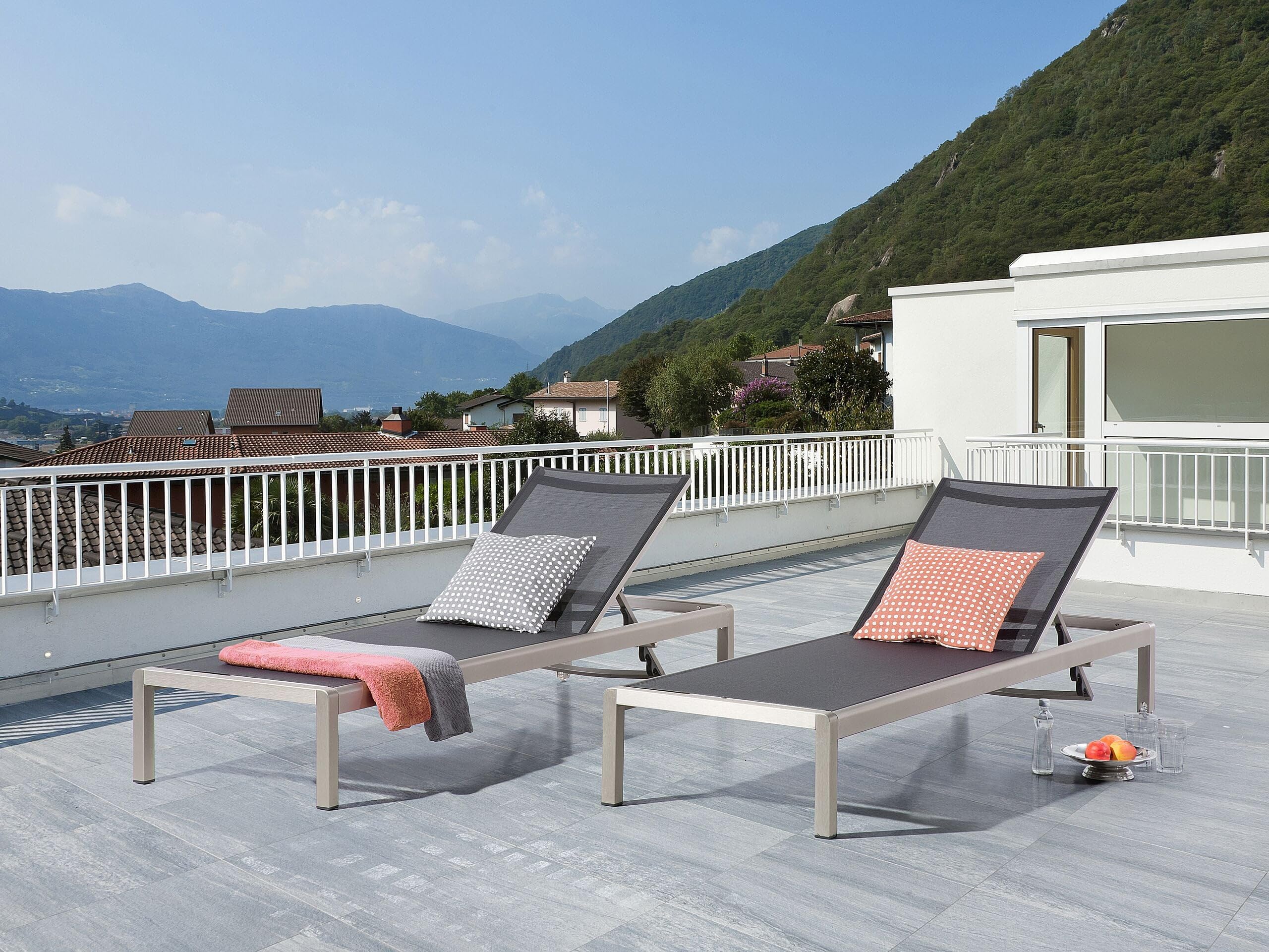 Beliani Sonnenliege Gartenliege verstellbar Rückenlehne Mesh/Aluminium Schwarz Fossato