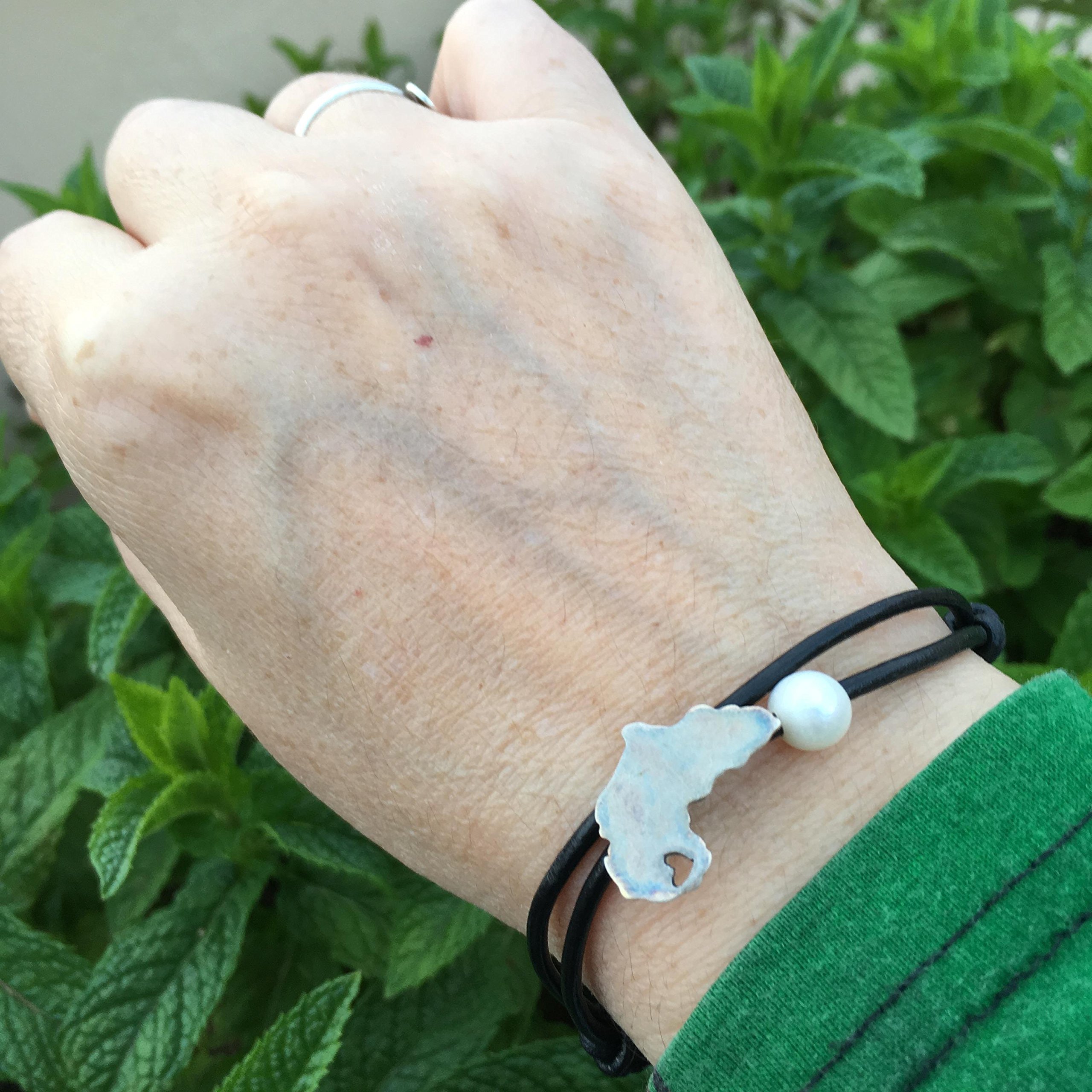 Pulsera África Plata con Perla - Plata 925 Hecha a Mano con Cordón de Cuero - Joya Única AfricanDreamland