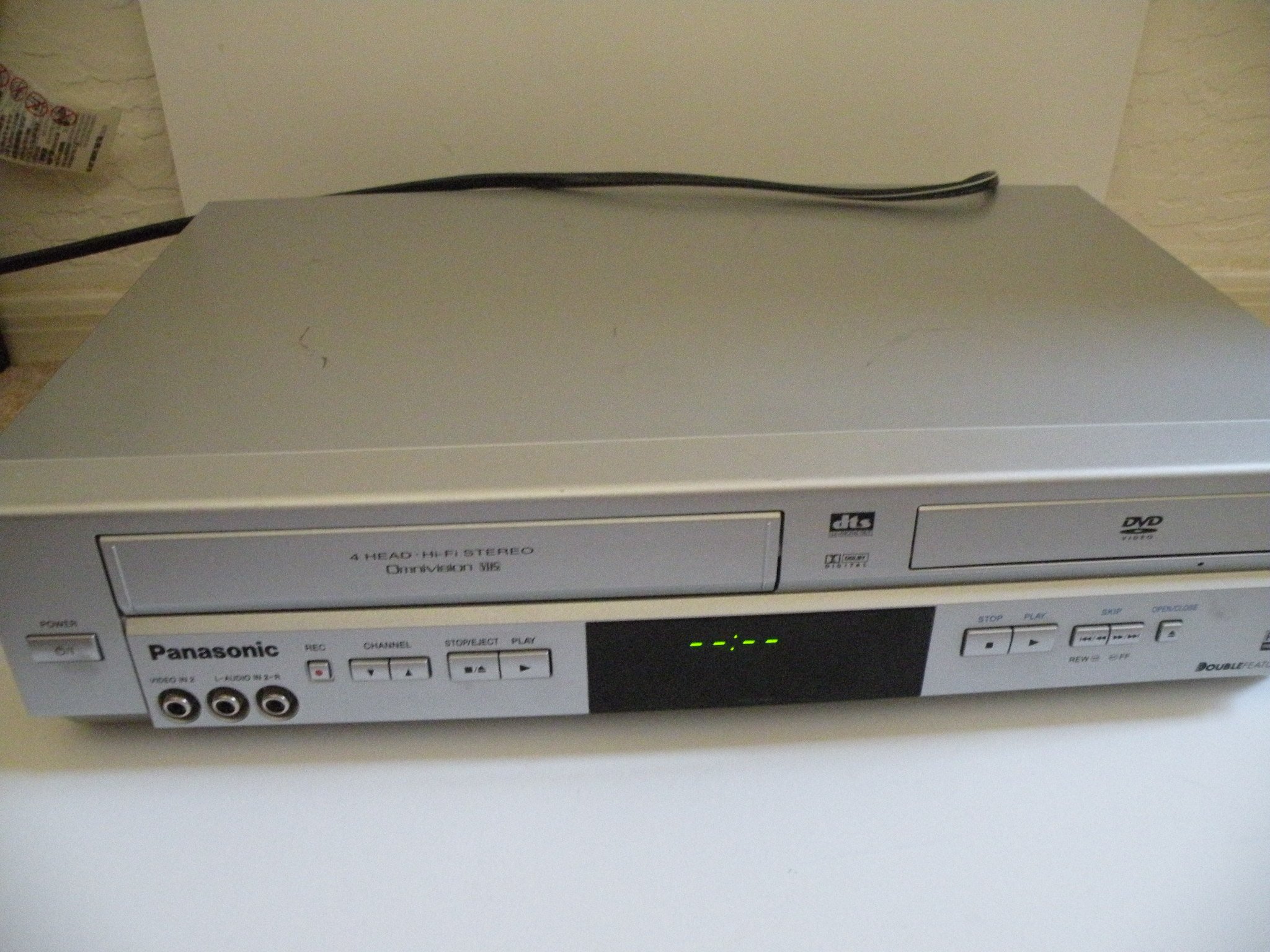 Amazon.com: Panasonic PV-D4734 DVD/ VCR Combo Player