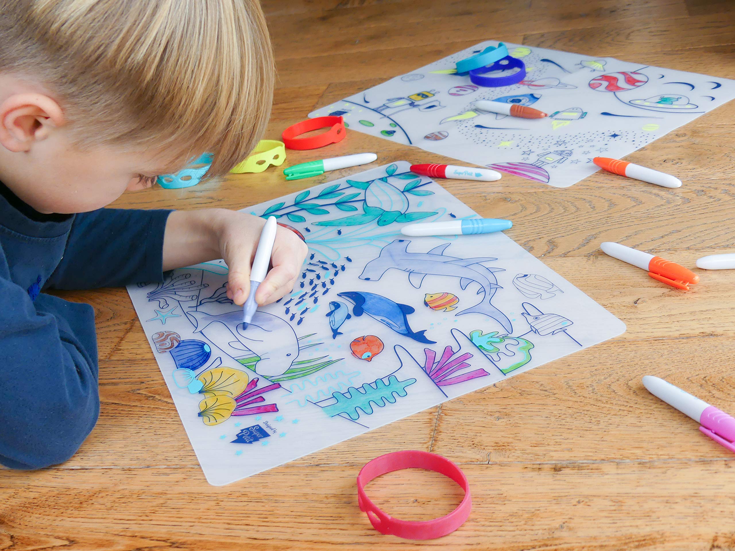 SUPER PETIT - Set De Table À Colorier - Corail - 5 Feutres Et Bracelet Fournis - Facile à Nettoyer - Réutilisable - Antibactérien - À Partir De 3 Ans
