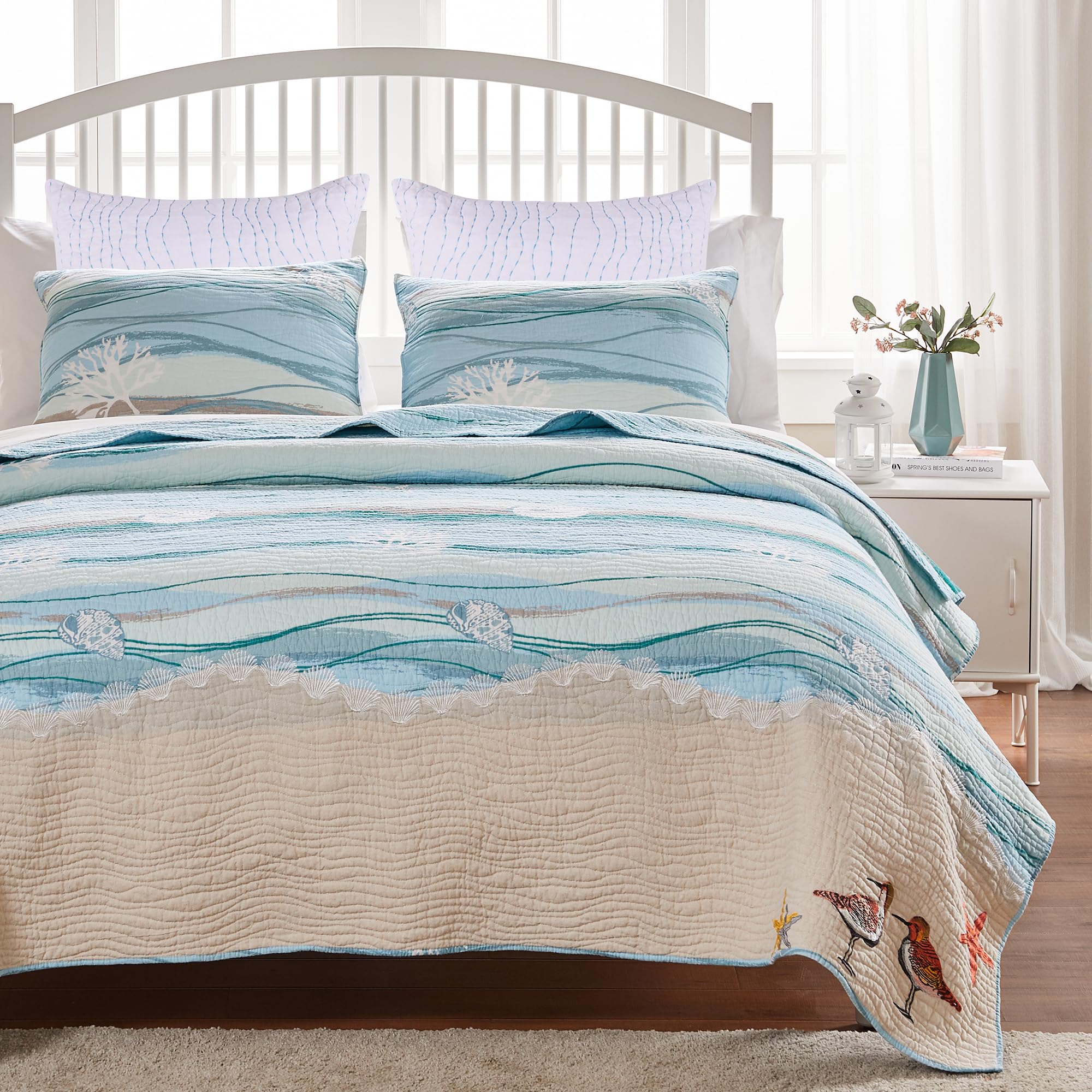 Greenland Home Maui Embroidered Coastal Quilt Set with Euro Shams, King/California King (5-Piece)