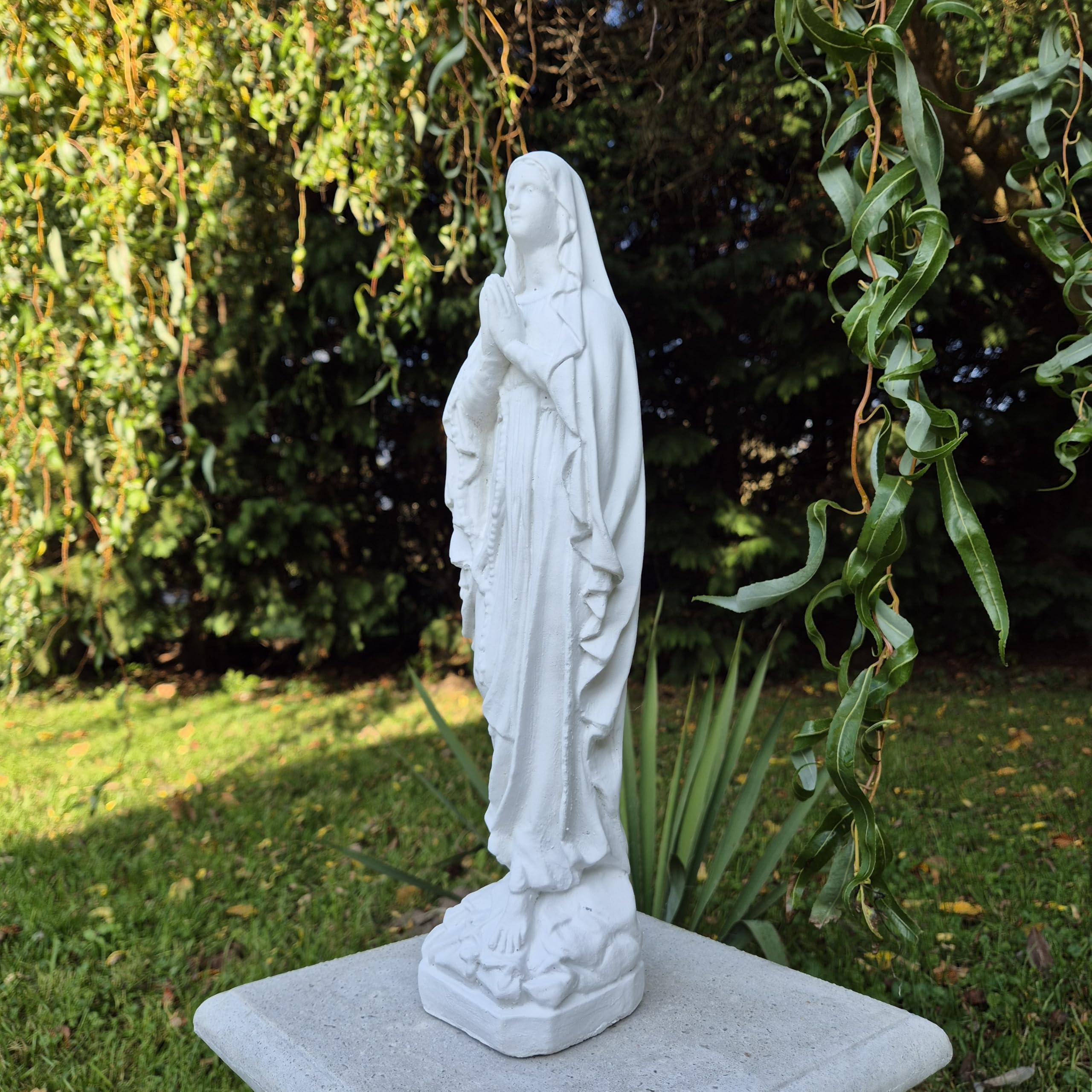 FABRIQ Statua della Sacra Madonna 38 cm – 2 kg in pietra artificiale – resistente alle intemperie e al gelo – Statua da giardino Madonna per casa e chiesa