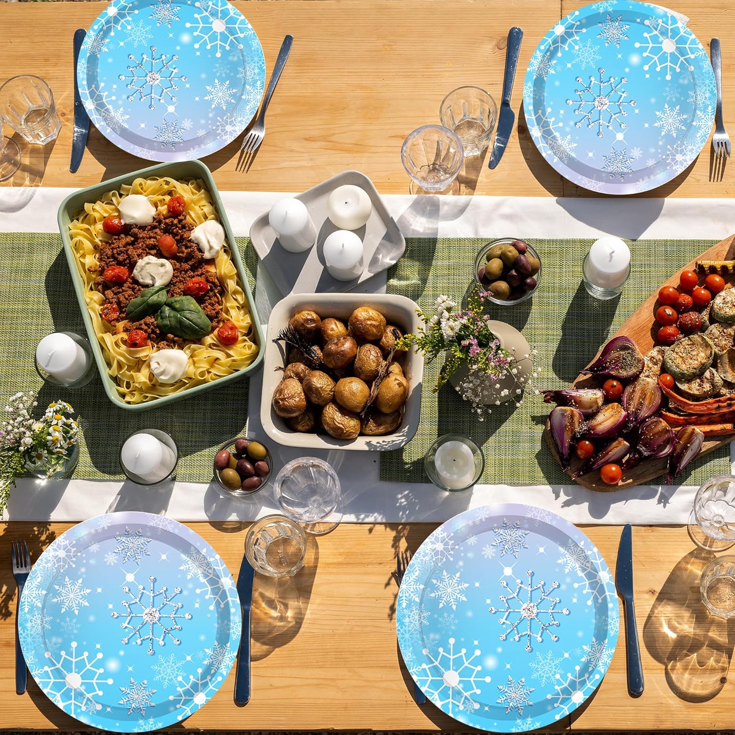 24Pcs 7" Christmas Themed Paper Plates Snowflakes Celebrate Party Tableware Snowflakes Round Disposable Dessert Paper Plates Set blue Christmas Theme Festival Party Supplies - Image 4