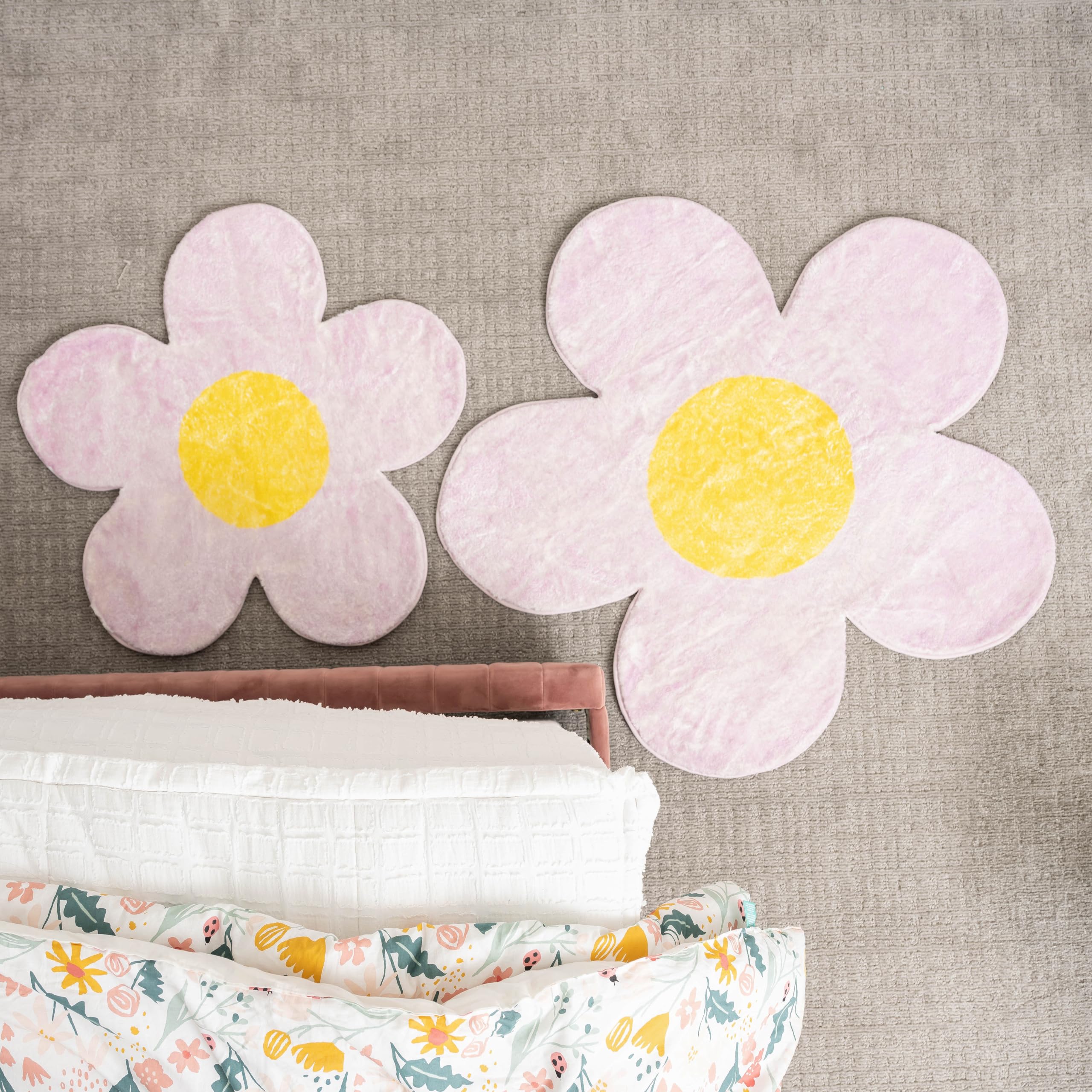 Yoodly Flower Rug Machine Washable - Ultra Soft, Nonslip - Cute for Kid's Room, Girl's Room, Dorm Room, Classroom, Nursery, Bedroom, or Playroom (Lovely Lavender, 30 inch)