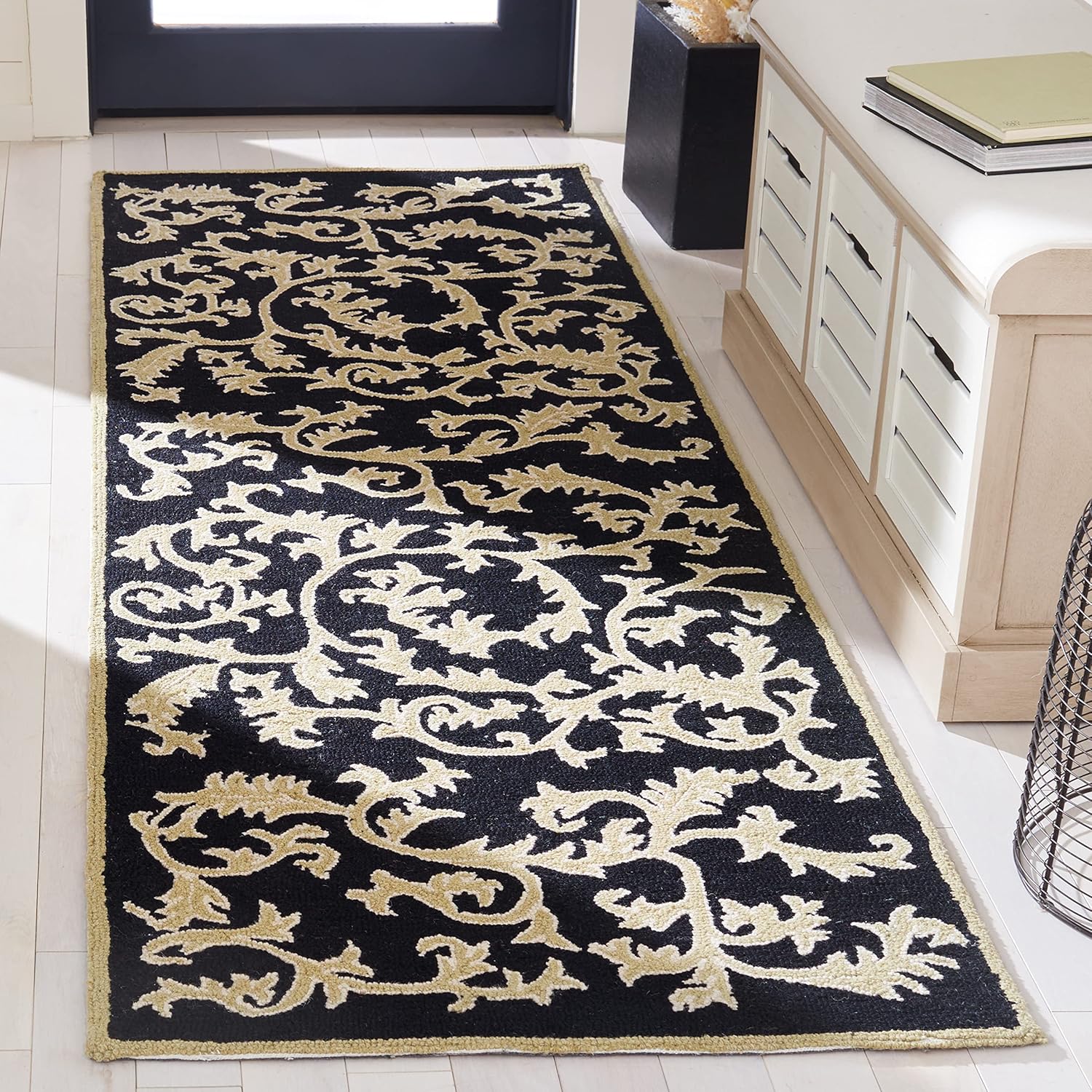 SAFAVIEH Chelsea Collection Runner Rug - 2'6" x 6', Black, Hand-Hooked French Country Wool, Ideal for High Traffic Areas in Living Room, Bedroom (HK307B)