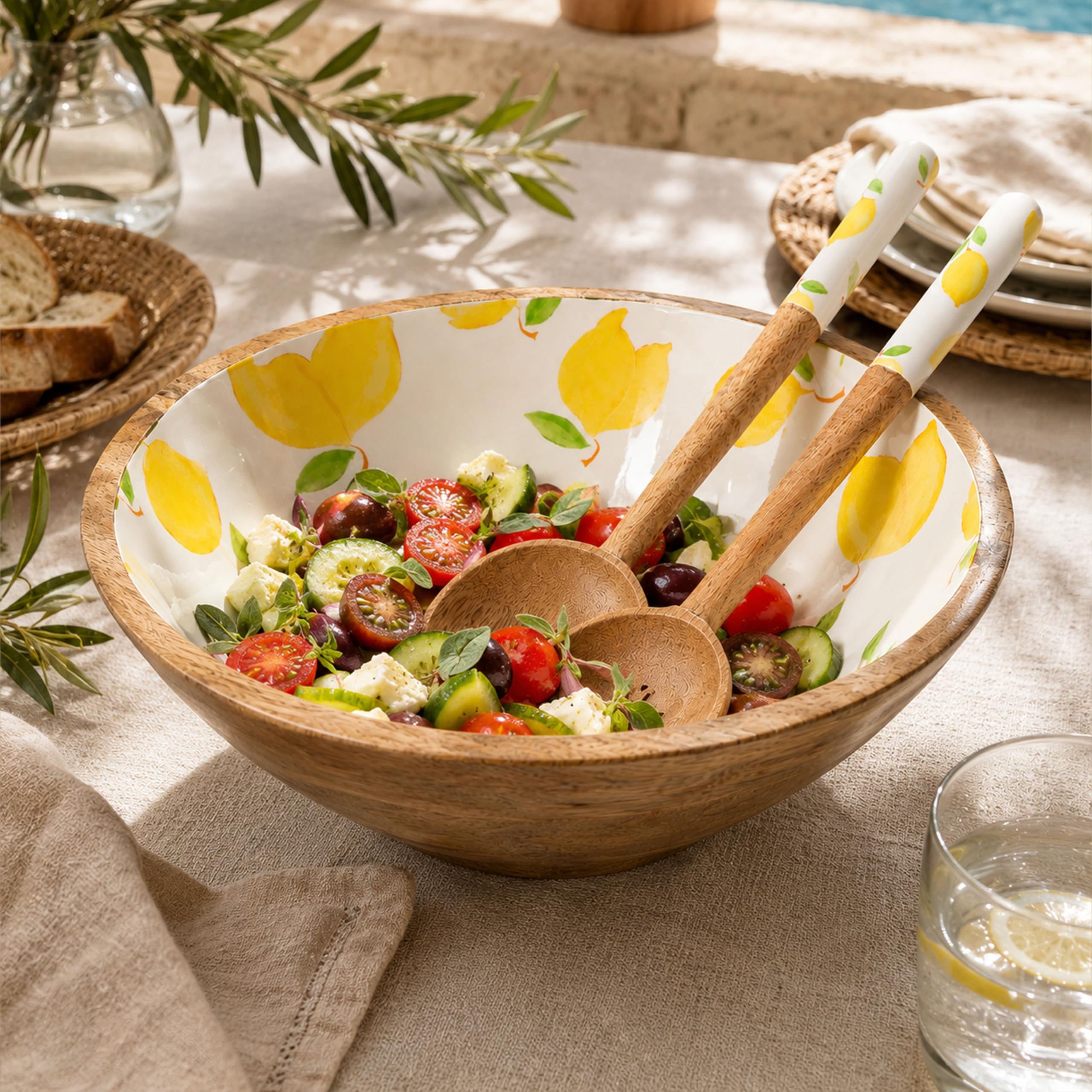 Decorasian Emaillierte Schale aus Mangoholz mit Salatbesteck – Handgemachte Holzschüssel, Boho Deko Obstschale & Salatschale - Muster Zitrone 30cm