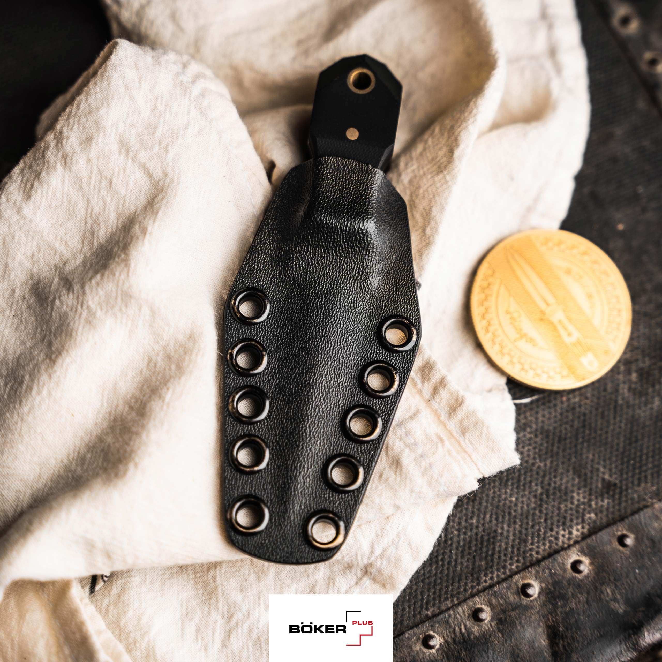 BÖKER PLUS - Pocket Rocket - Mini Neck Knife klein - Profi Fulltang Messer mit zweischneidiger D2 Klinge 7 cm - Halsmesser mit Kydex-Scheide & Kugelkette schwarz - Dolch Nackenmesser G10
