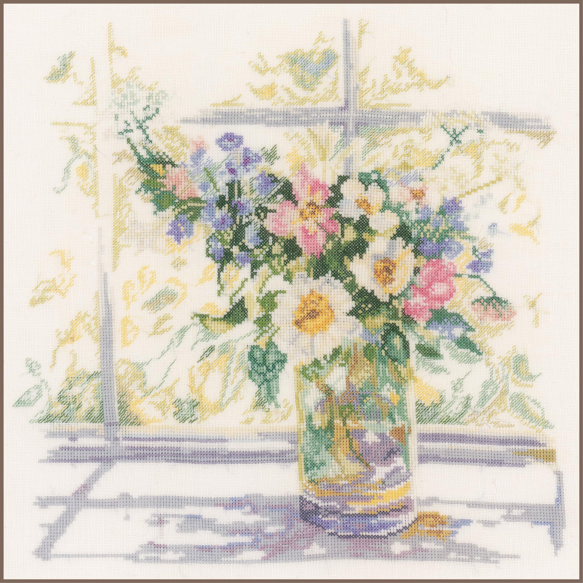 Lanarte Kreuzstich-Stickpackung: Blumen in zartem Licht, 29 × 29 cm