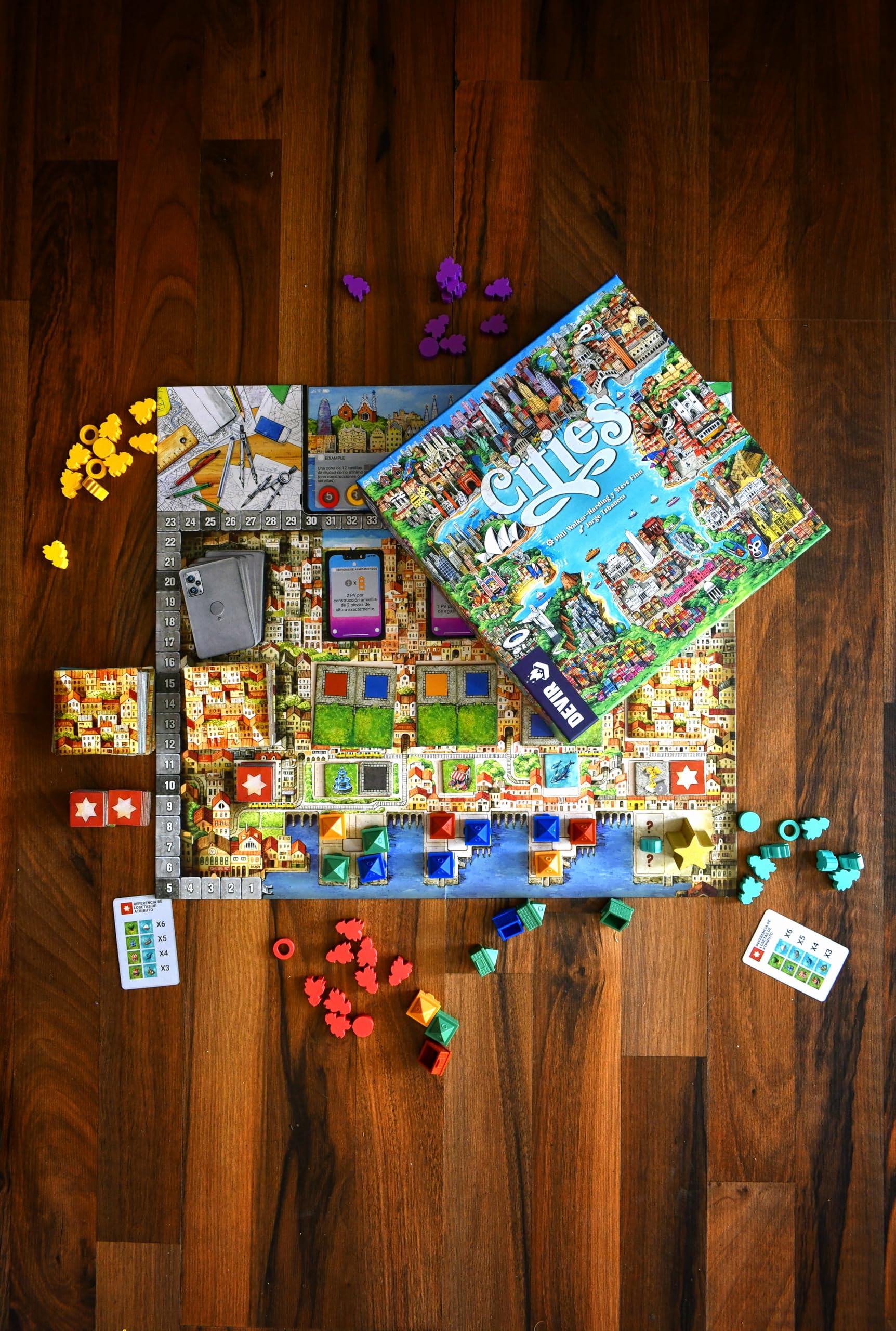 DEVIR - Città- Azione e risorse Gioco di costruzione della città - Giochi da tavolo competitivi e strategici per adulti e bambini - da 2 a 4 giocatori, per bambini dai 10 anni in su