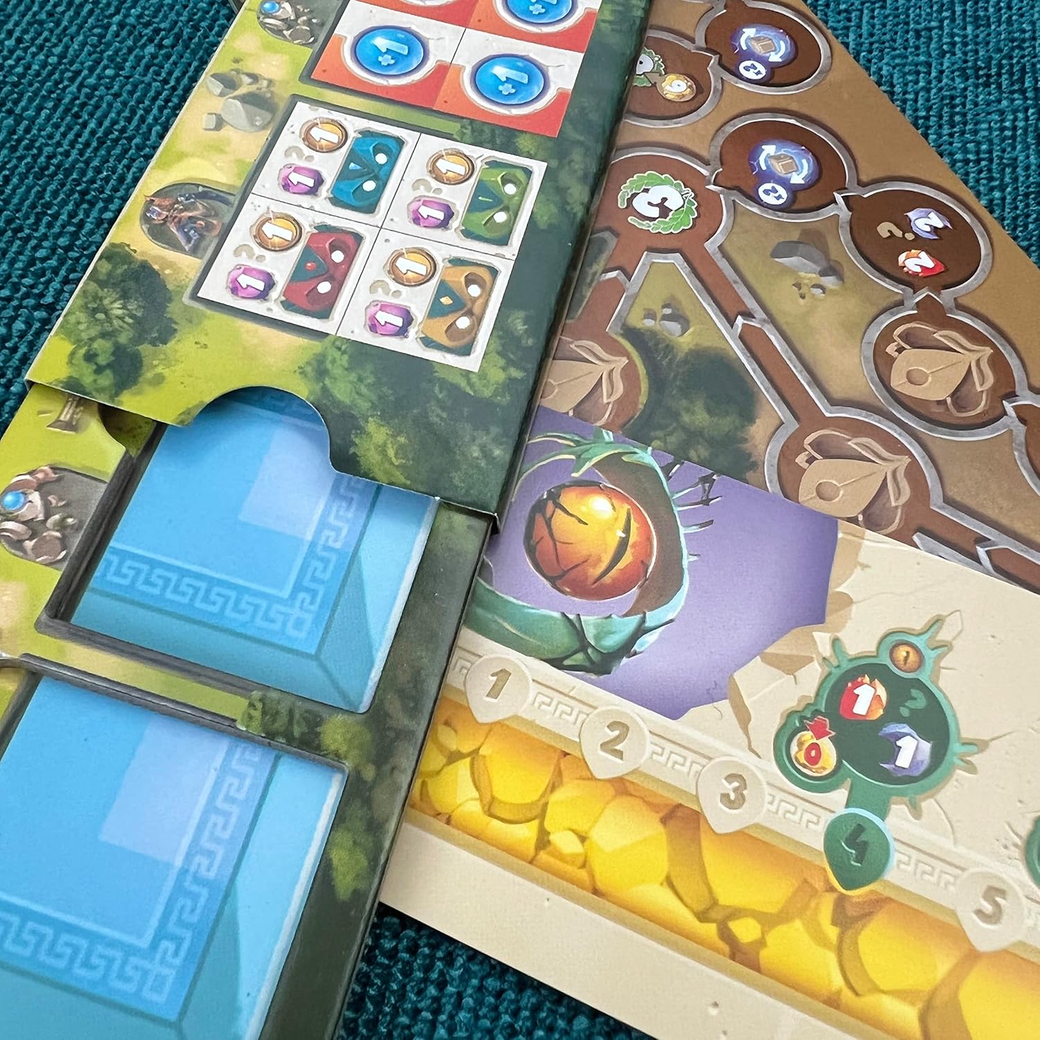 Asmodee Dice Forge: Rebellion, expansion board game, Italian edition