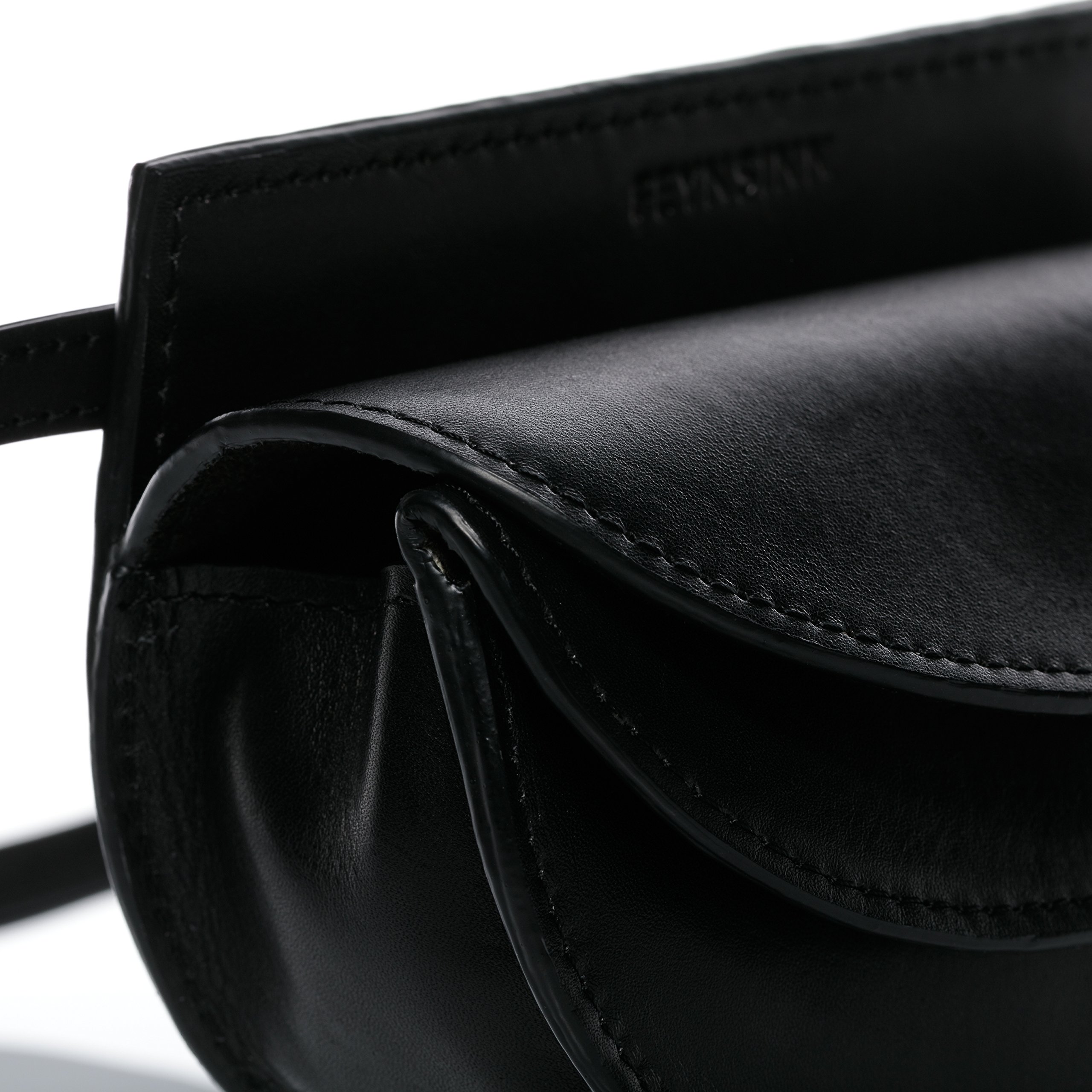 kleine Umhängetasche echt Leder - Hüfttasche MARVI - Body Bag Damentasche mit Schultergurt - Ledertasche Damen schwarz handgefertigt