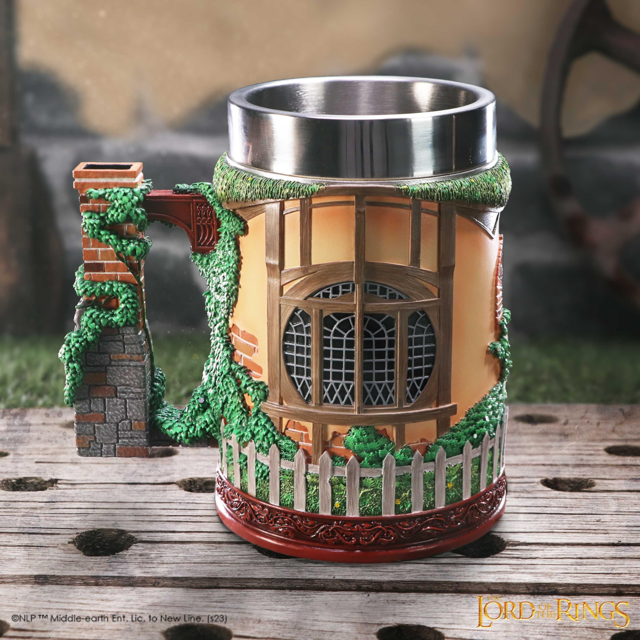 Nemesis Now Lord of the Rings The Shire Bierkrug, 15,5 cm, aus Kunstharz, offiziell Lizenziertes Herr der Ringe Merchandise, Details True to The Shire™, gegossen aus feinstem Harz, fachmännisch