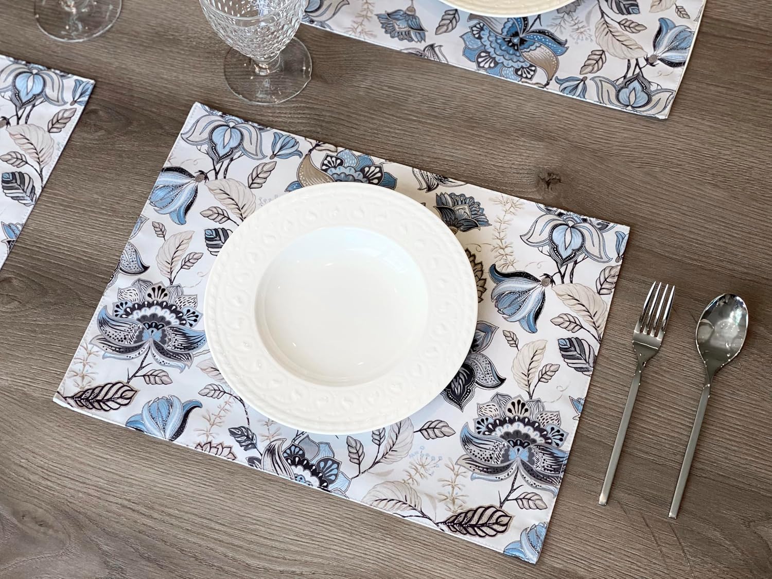 Blue Flower Placemat, Elegant Vintage Floral and Plants Pattern, Machine Washable Cotton Placemat, Set of 4