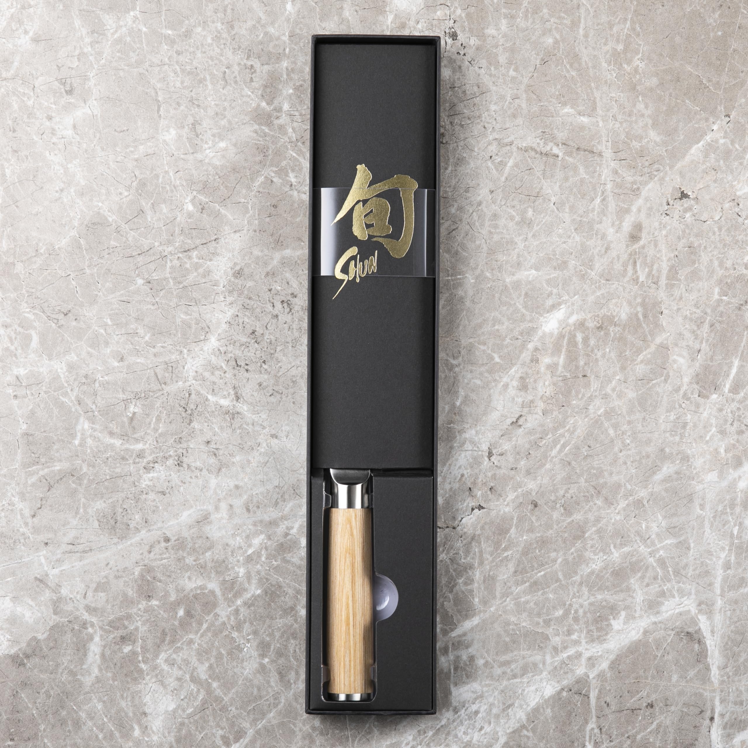 KAI Shun Classic White Santoku 18 cm longitud de la hoja - Cuchillo de Damasco 32 capas núcleo VG MAX - 61 (±1) HRC - Mango de madera Pakka - Hecho en Japón - cuchillo de cocina japonés forjado