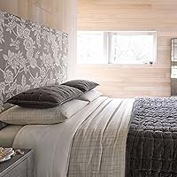 Vista 3 de Pine Cone Hill Vienna Velvet Shale Quilt, tamaño matrimonial/queen, patrón sólido gris