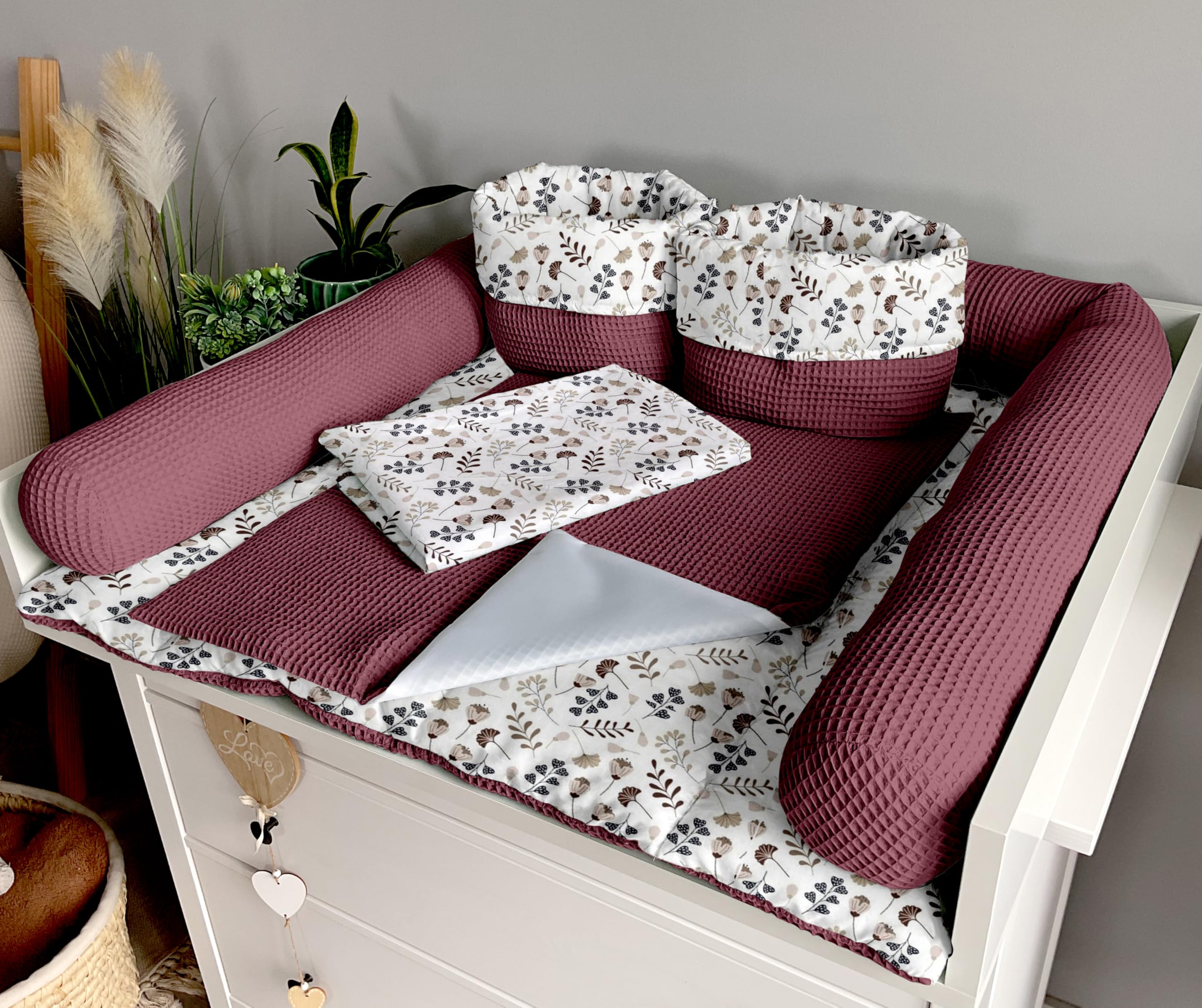 Wickelauflage Set 6-teilig – Wickelunterlage aus Baumwolle & Waffelstoff – Baby Wickelauflage – Geschenk zur Babyparty – Wickeltischauflage – 85x75 cm (Breite x Tiefe), Zweige und Beerenfarbe