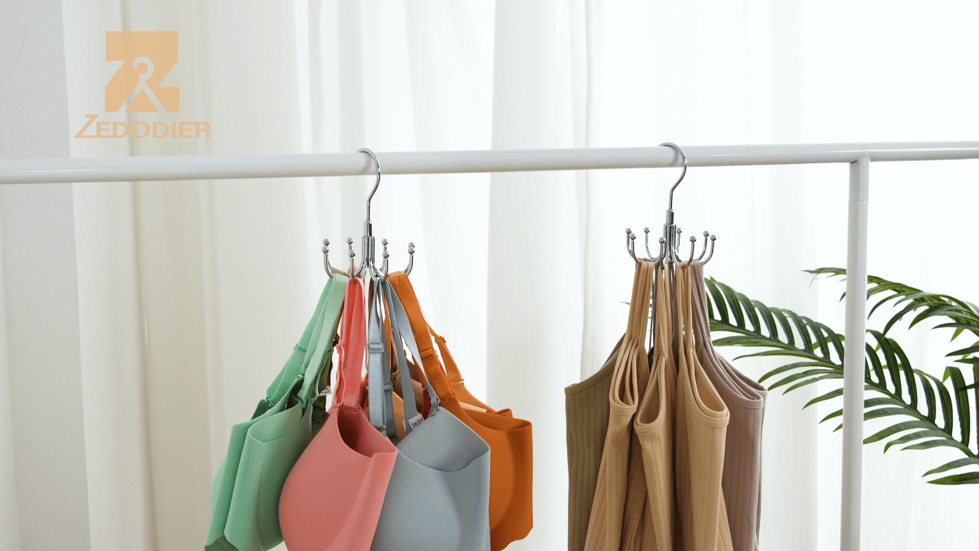 Amazon.com: ZEDODIER Tank Top Hanger, Rotatable Bra Organzier for