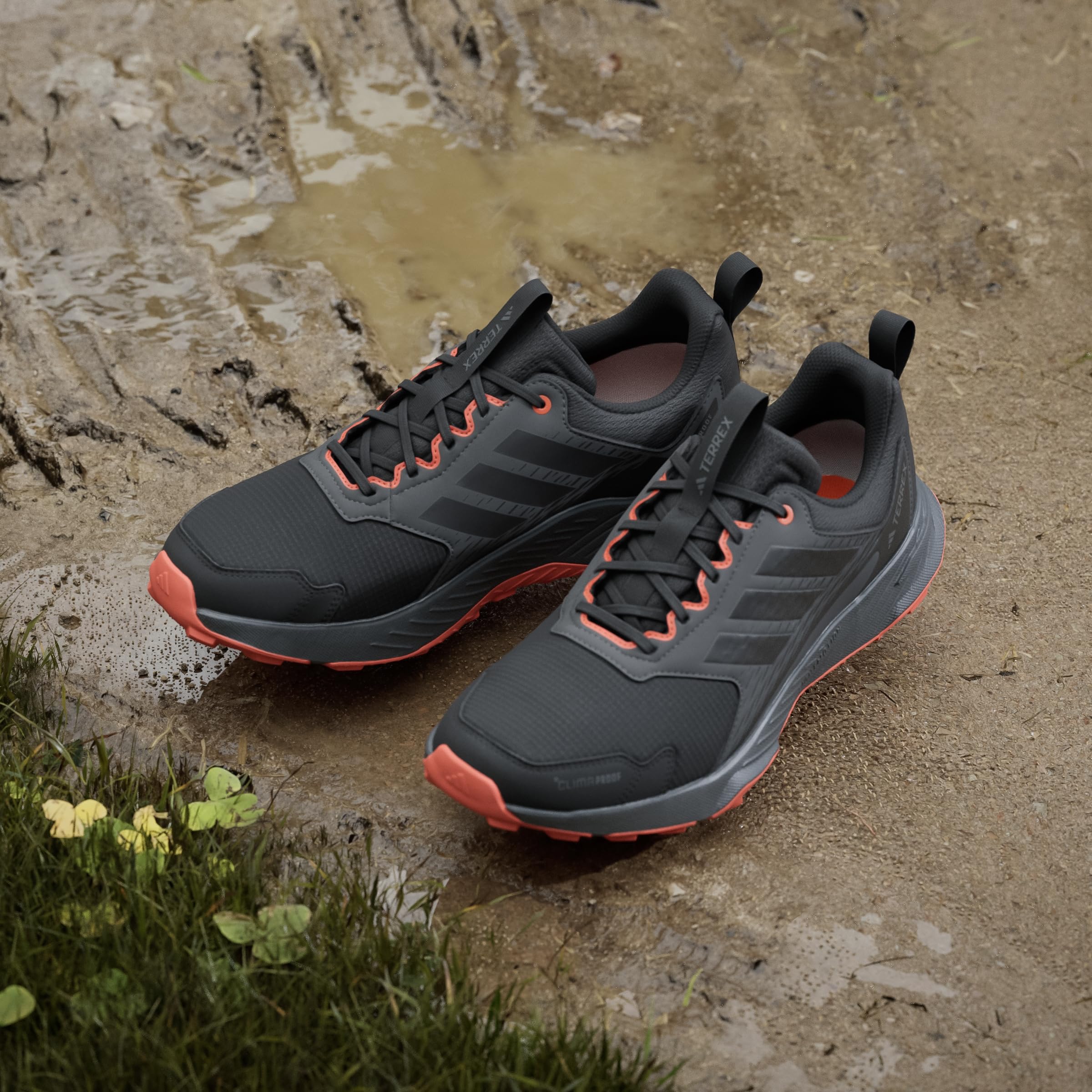 adidas Hombre Terrex Tracefinder 2 Climaproof Trail Running Shoes, Core Black/Core Black/Semi Impact Orange, 43 1/3 EU