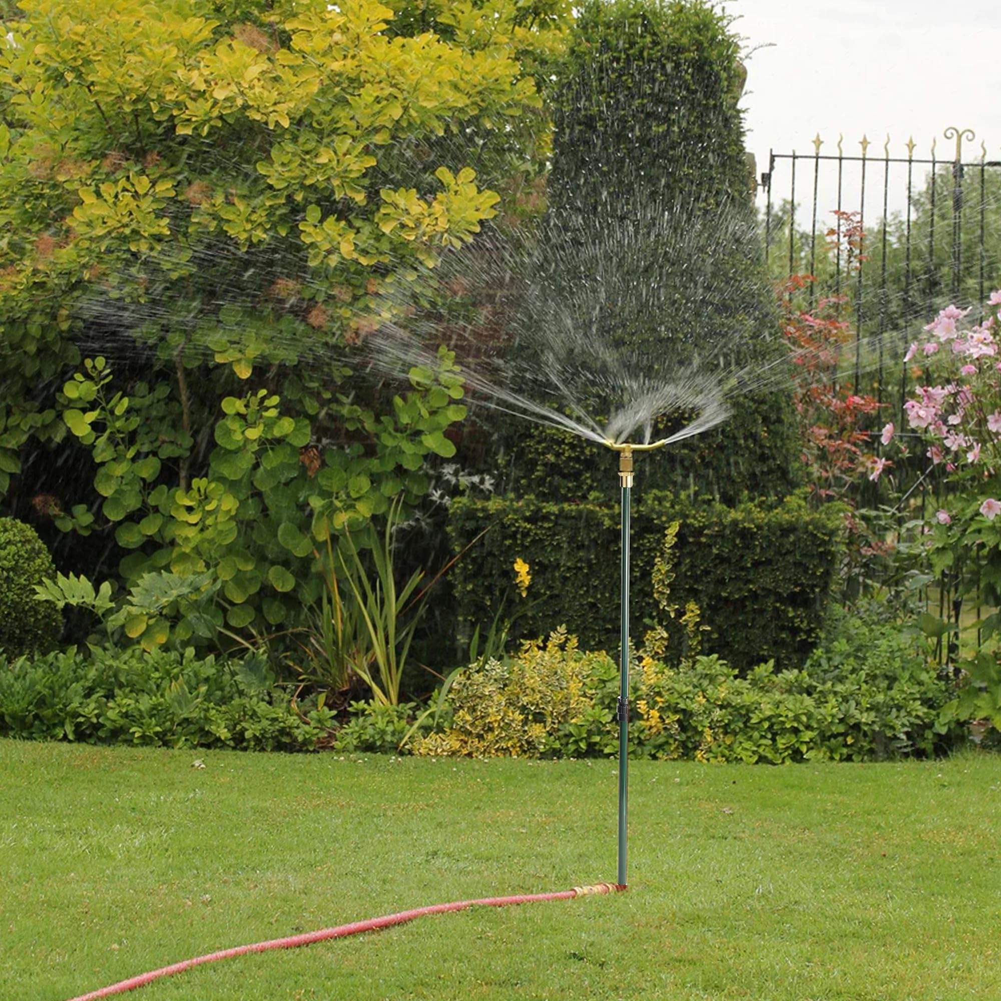 Hourleey Irrigatore da giardino a 3 bracci, confezione da 2 irrigatori per prato con base telescopica regolabile, rotazione di 360 gradi per una copertura di grandi aree, sistema di irrigazione del