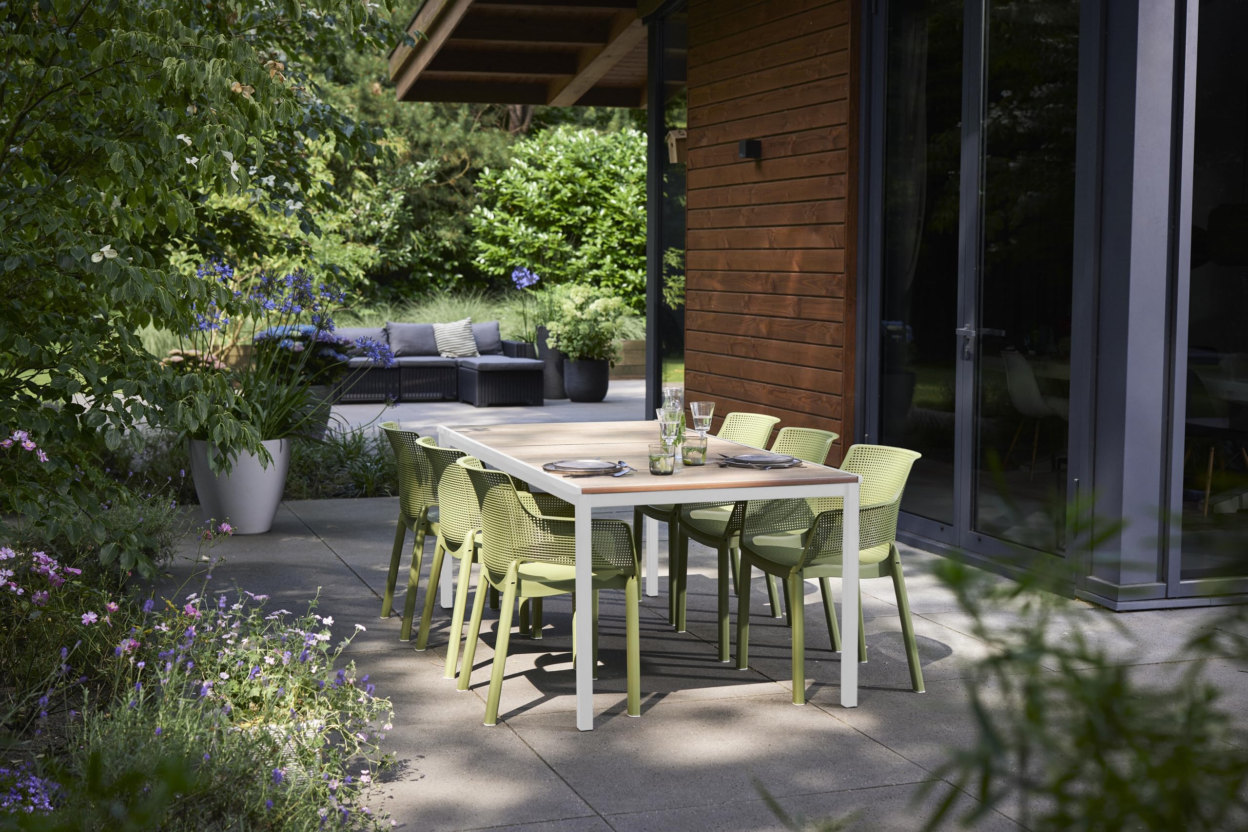 Keter Avon Tavolo da Pranzo Esterno per Giardino e Terrazza, 200x95x75H cm, Adatto per 8 Persone, Piano in Finitura Effetto Legno, Struttura in Metallo Bianca