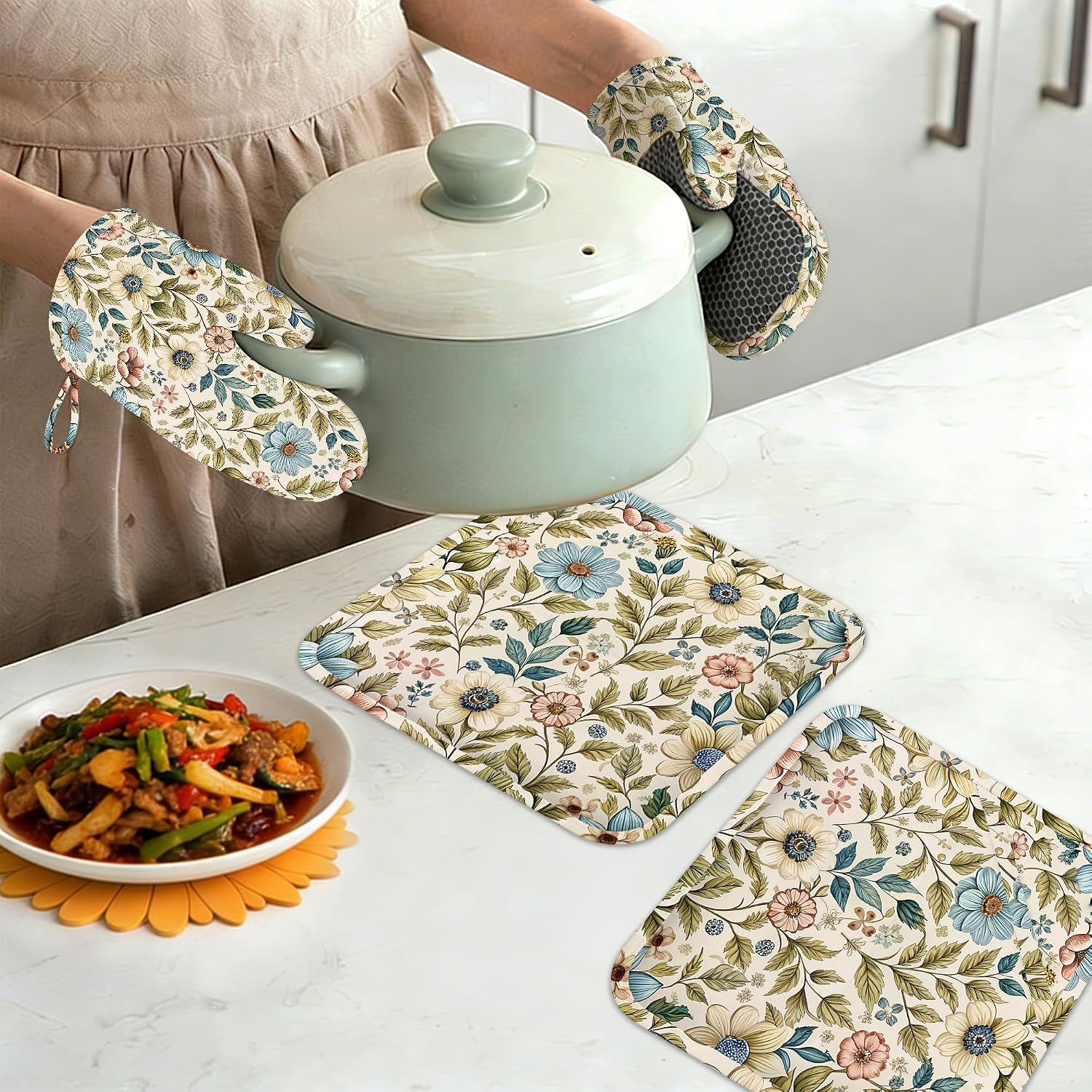 Boho Vintage Oven Mitts and Pot Holders Set of 4,Heat Resistant Non Slip Wildflower Floral Kitchen Gloves Hot Pads,Chef Cooking Baking Gifts for Women Bakers,Kitchen Gifts for Cooking Lover