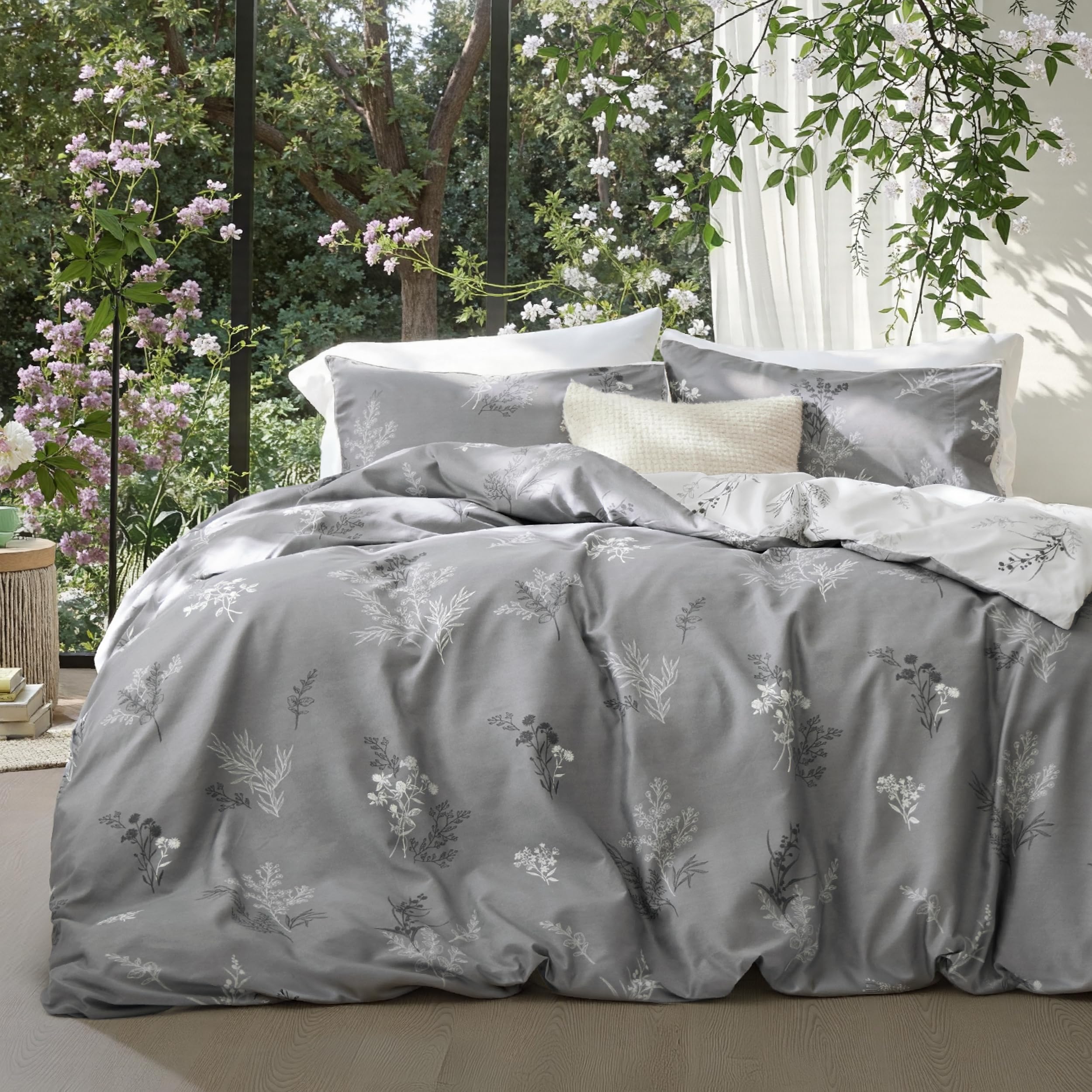 Bedsure Duvet Cover Queen Size - Reversible Floral Duvet Cover Set with Zipper Closure, 3 Pieces Grey Bedding Set with 8 Corner Ties and 2 Pillowcases 20"x26"
