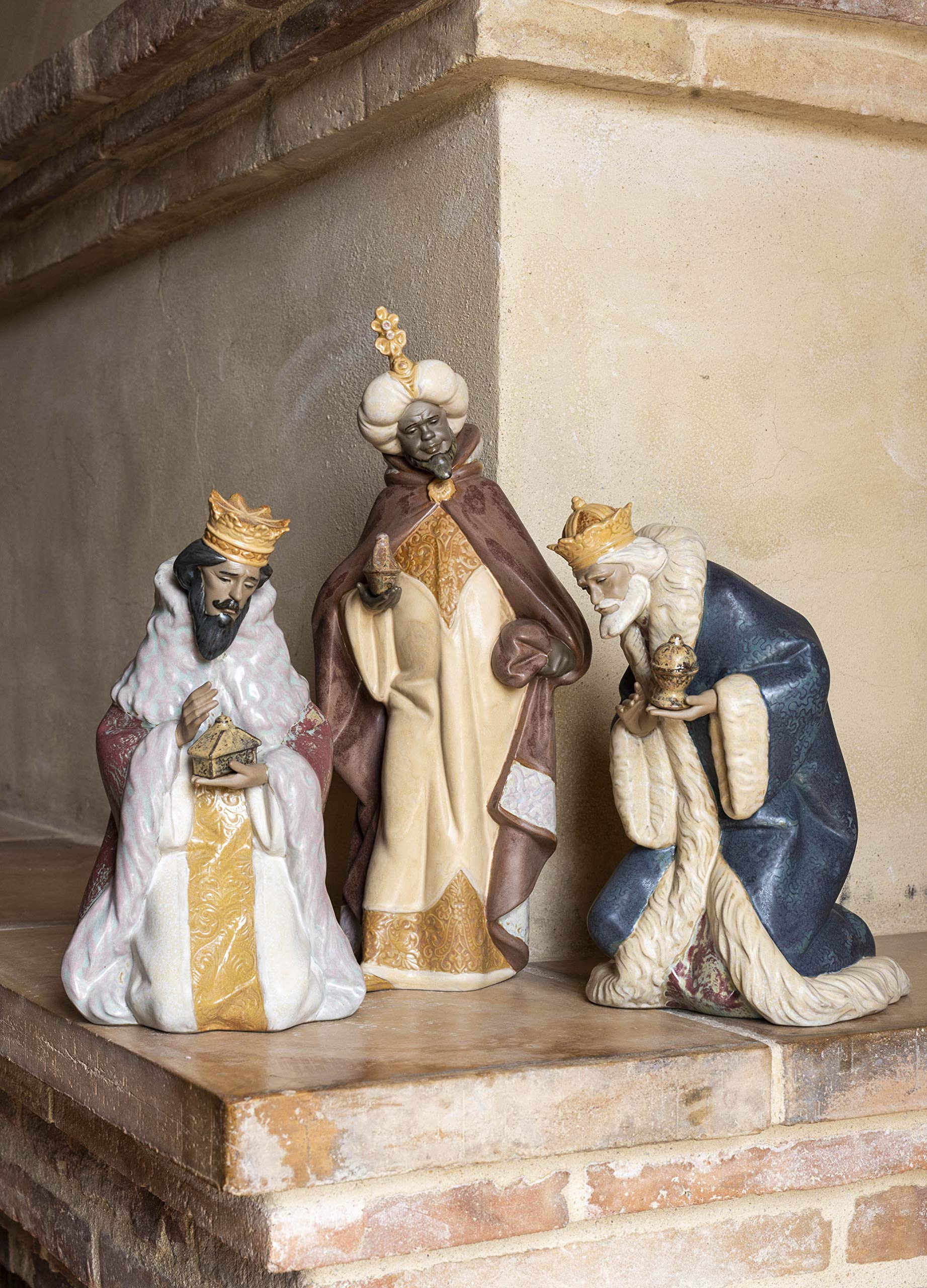 Amazon.com: LLADRÓ Gaspar Nativity Figurine. Gres. Porcelain Three