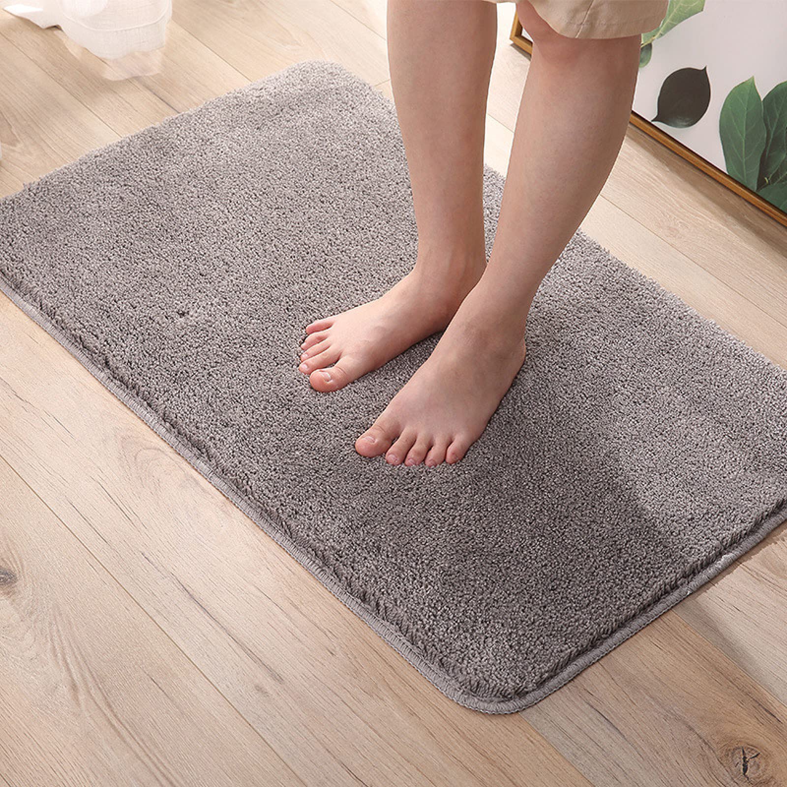 Tapis de bain de luxe de qualité supérieure, 60 x 90 cm, doux, épais, absorbant, lavable en machine et séchage, tapis en peluche pour salle de bain, douche, jacuzzi, spa, gris argenté