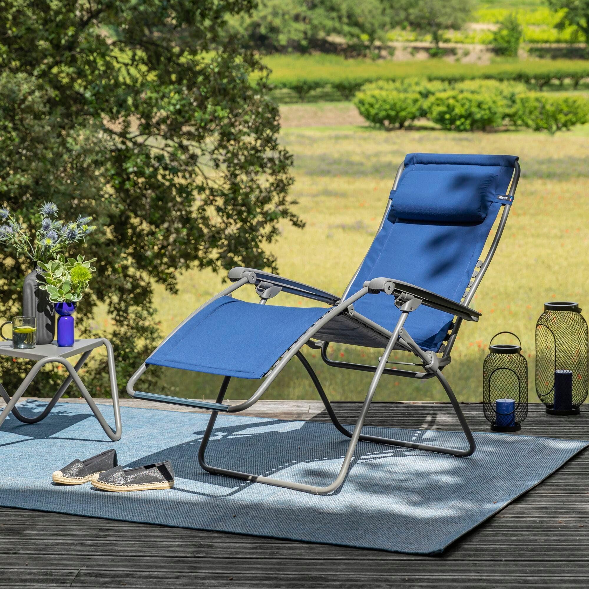 Lafuma MOBILIER - Fauteuil Relax Transat Jardin - Chaise Longue Matelassé Zéro Gravité - Rsx Clip - Lightcomfort® - Bleu Denim - Fabriqué en France - LFM2054_9928 - Garantie 5 Ans - L.87xl.67xH.115cm