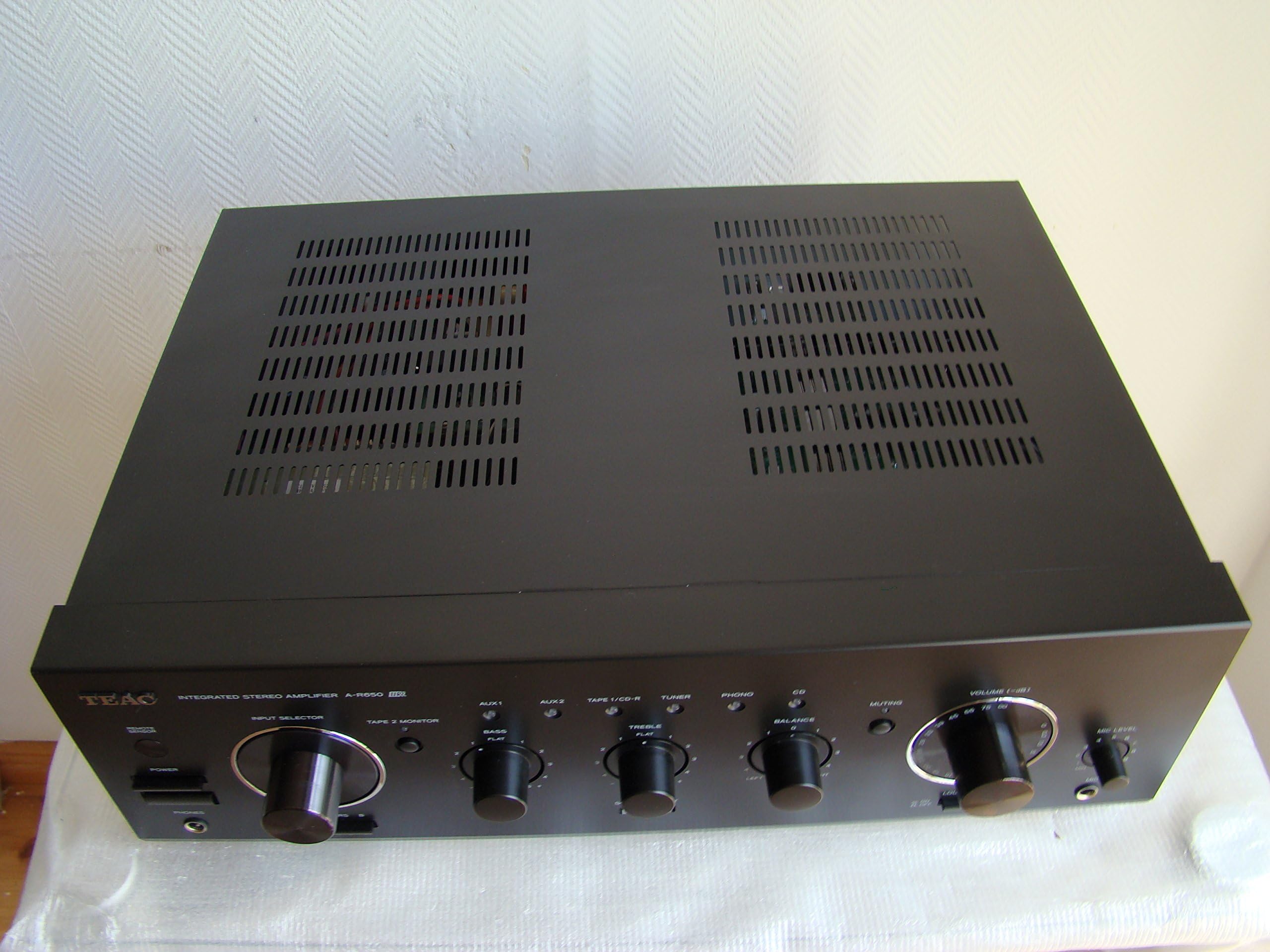 TEAC A-R650 Stereo Amplifier