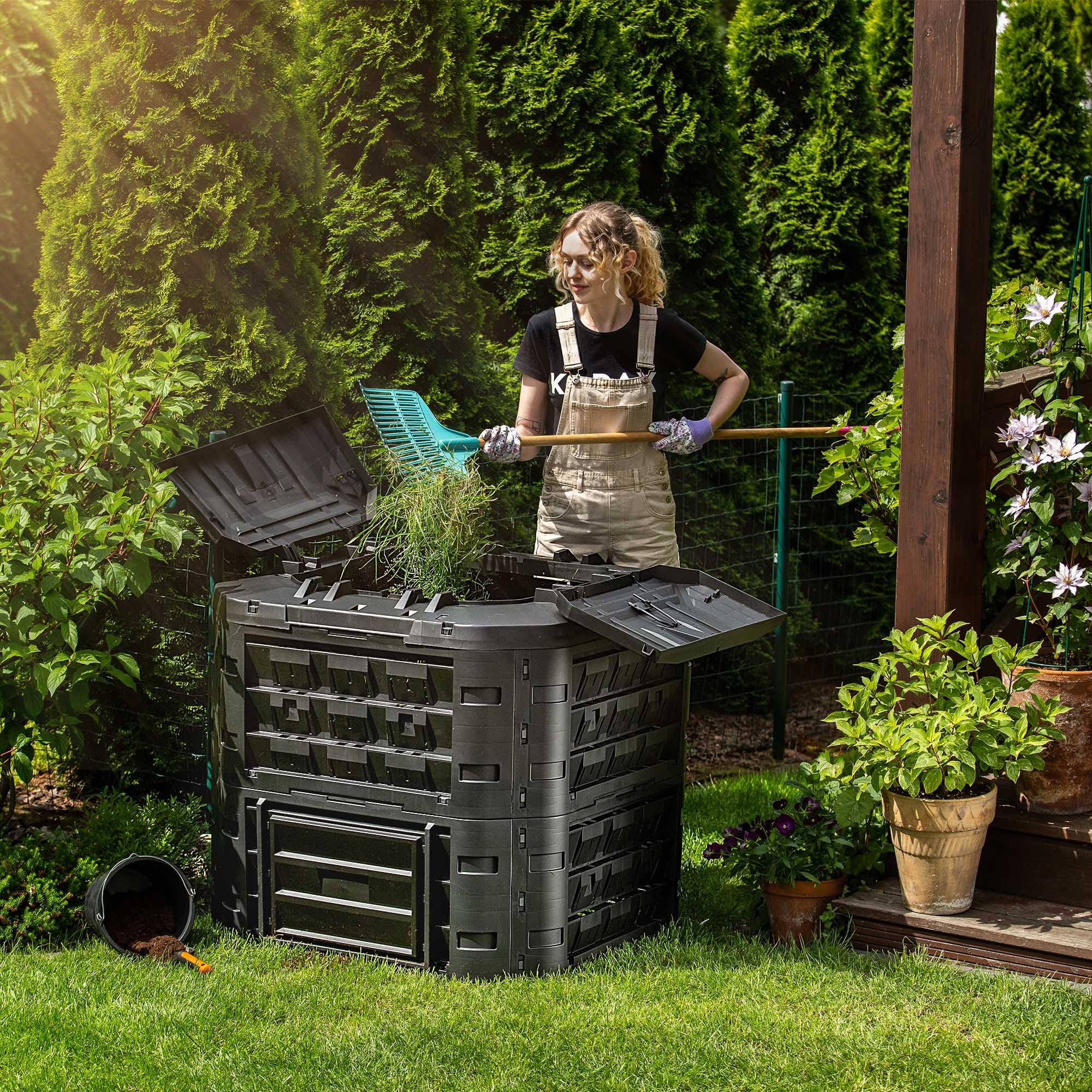 KADAX Modularer Komposter für Gartenabfälle, Gartenkomposter aus Kunststoff, Komposttonne mit Lüftung und Bewässerung, Kompostbehälter, Schnellkomposter (Schwarz 650 L)