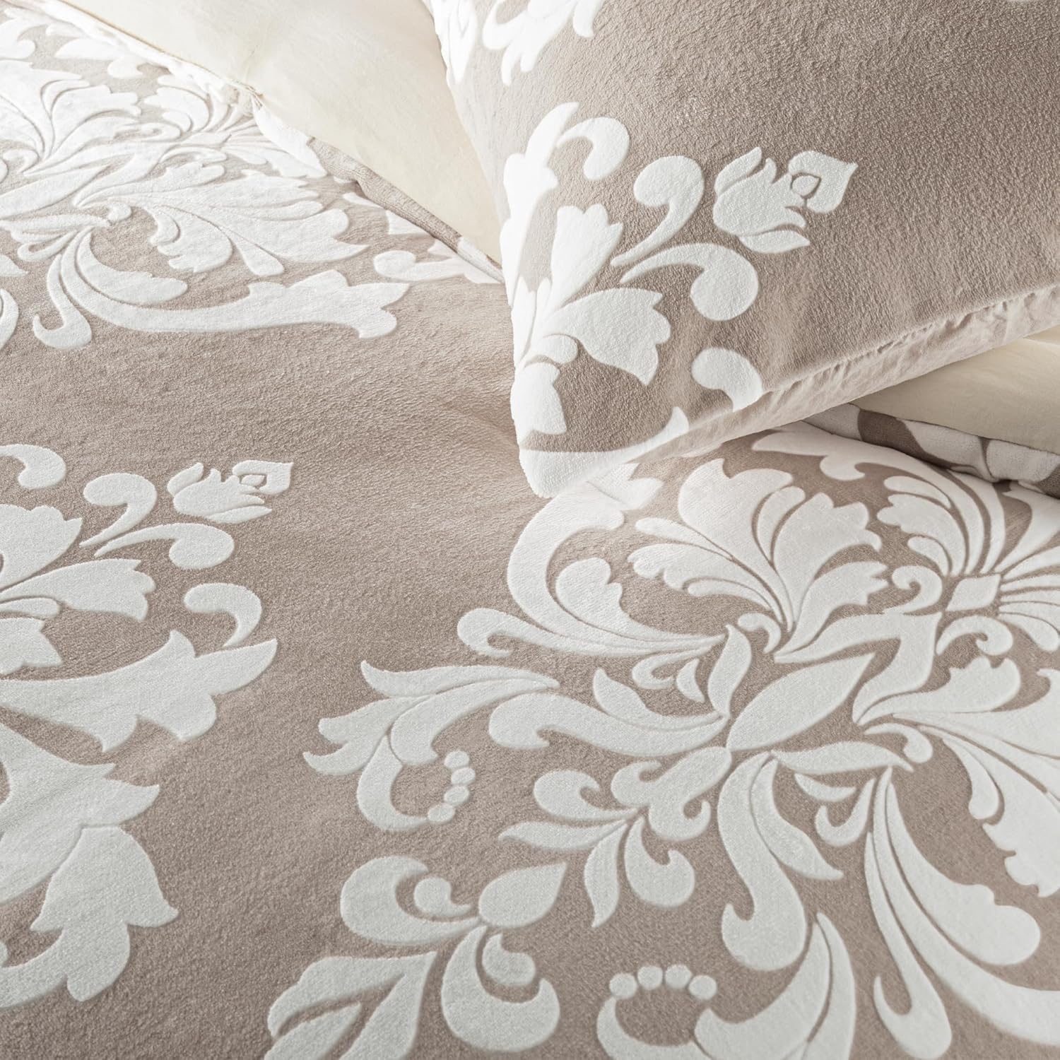 Exclusivo Mezcla Fleece Queen Comforter Set, Soft Fluffy Warm 3D Boho Comforters Queen Size, Luxury 3-Pieces Reversible Fuzzy Bedding Sets for Winter with 2 Pillow Shams, Camel