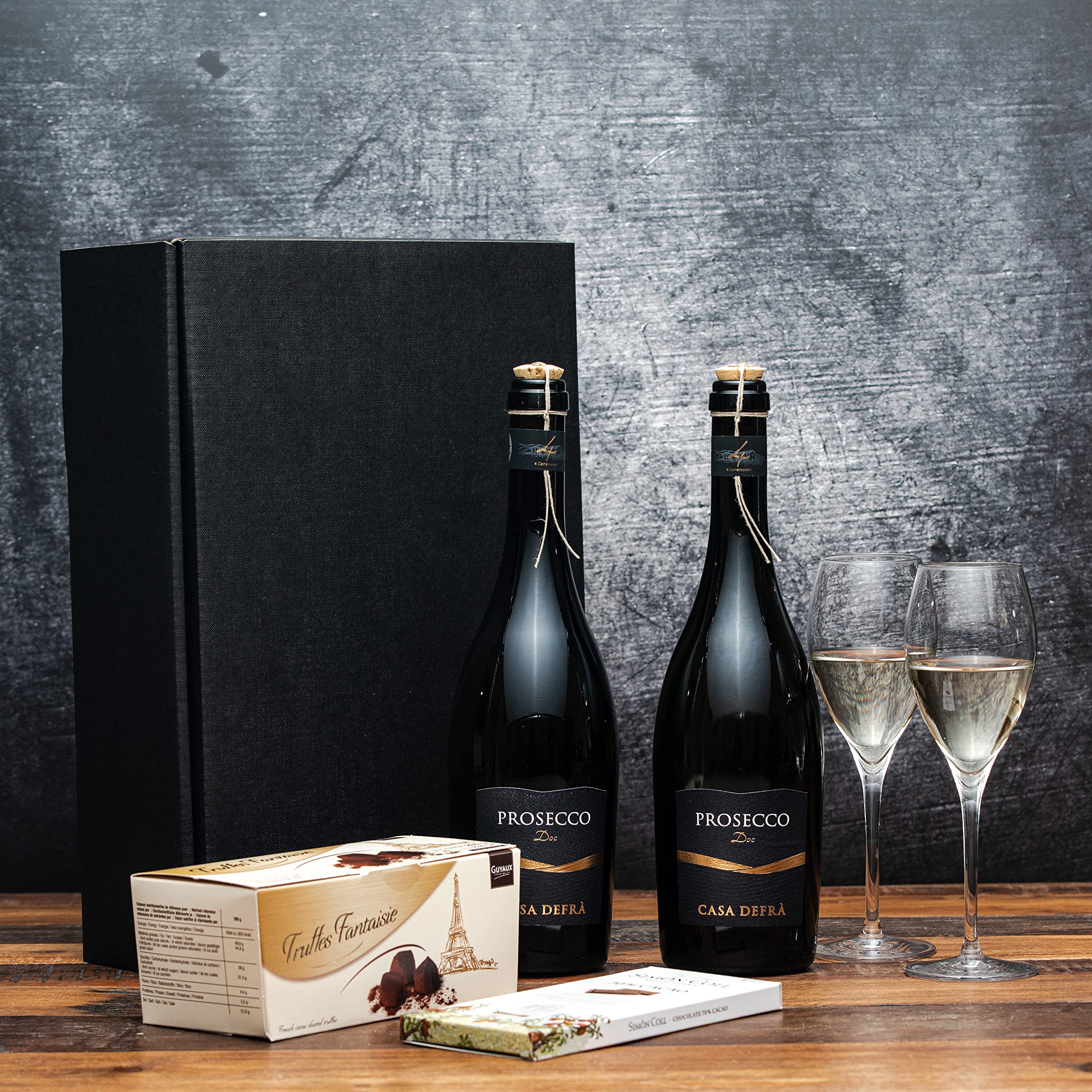 Geschenkset Prosecco DOC mit 2 Fl. Prosecco DOC Casa Defra, feinsten Schokoladentrüffeln und dunkler Schokolade