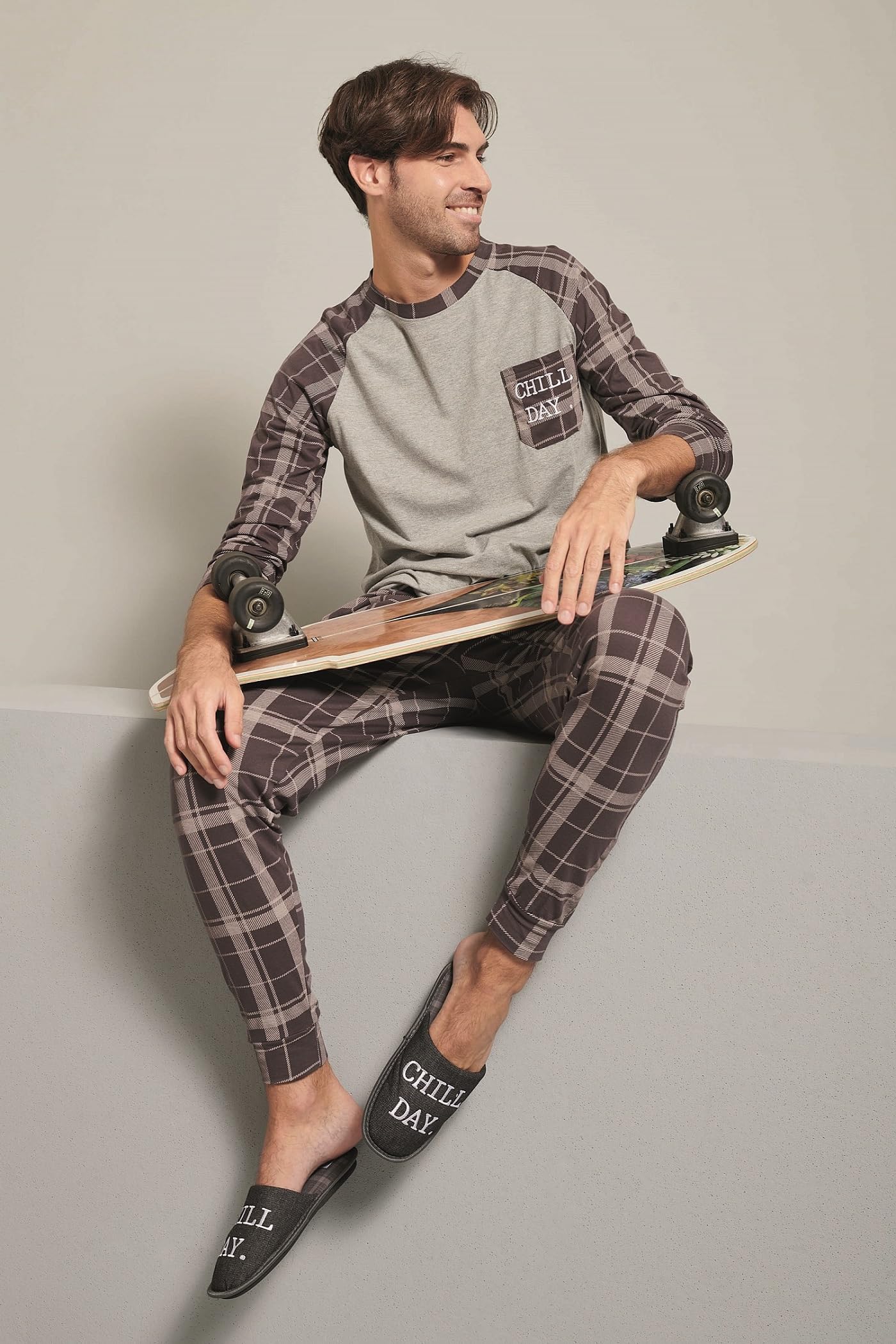 Pigiama da Uomo alla Moda Come Pigiama Lungo o Shorty Corto in Cotone