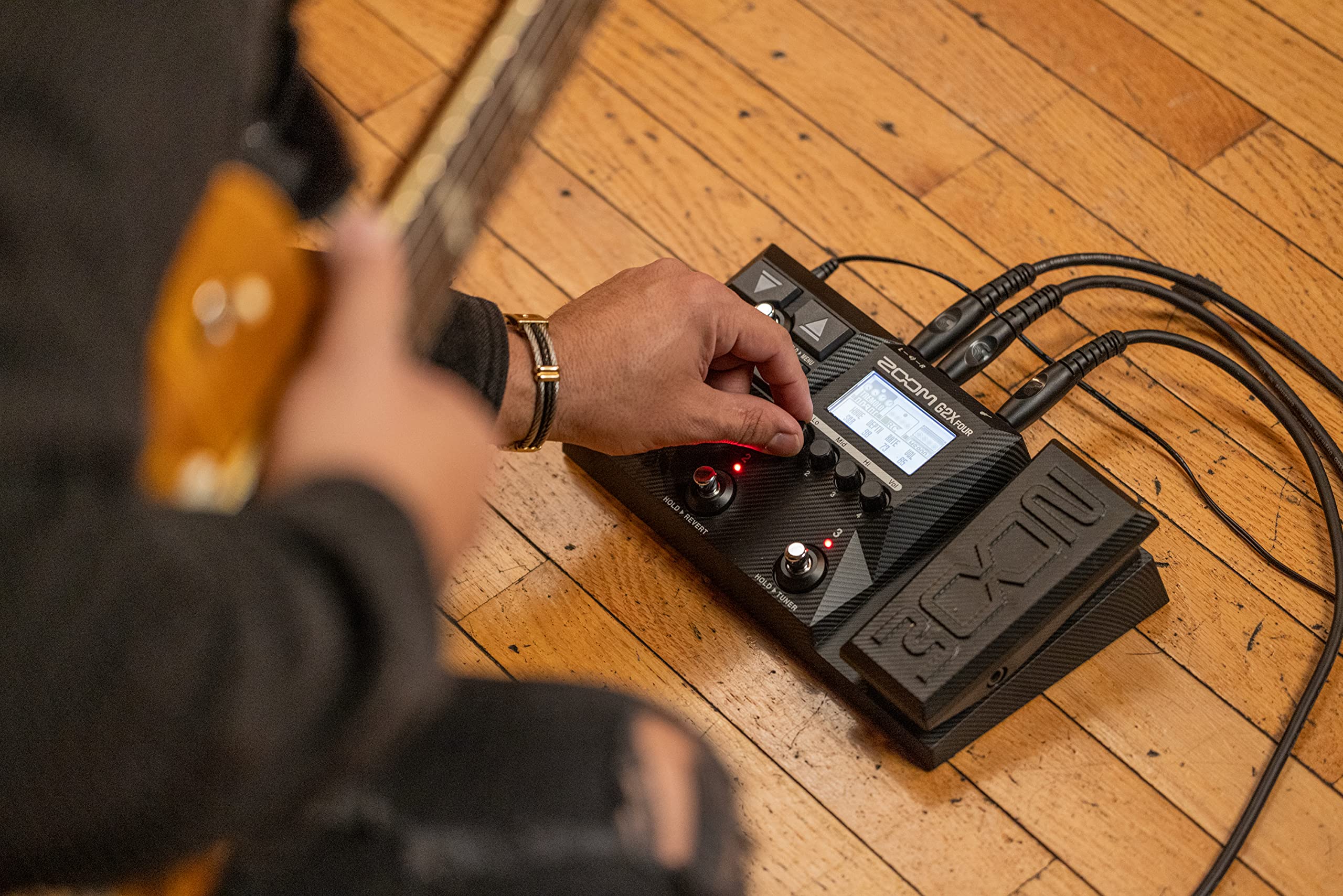 Zoom - G2X FOUR - Pedaliera multieffetto per chitarra con pedale di espressione, IR multistrato, oltre 75 effetti incorporati, looper, sezione ritmica, sintonizzatore, interfaccia audio, leggero