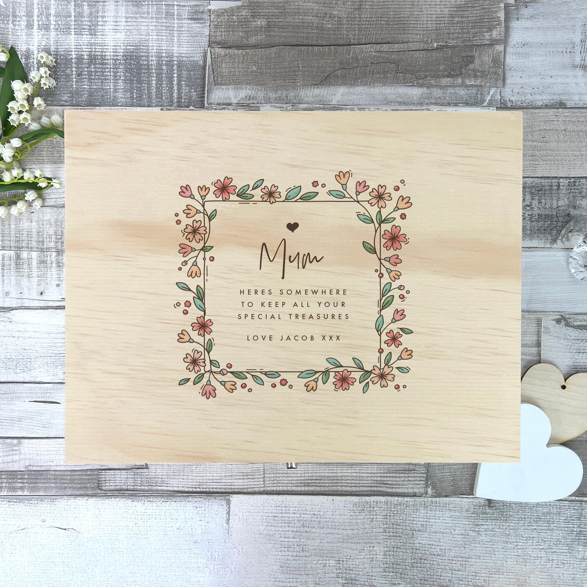Caja de recuerdos personalizable con borde de flores de pino – Mensaje personalizado | Aniversario, boda, San Valentín, Día de la Madre, para ella | 26 x 18,9 x 15,5 cm
