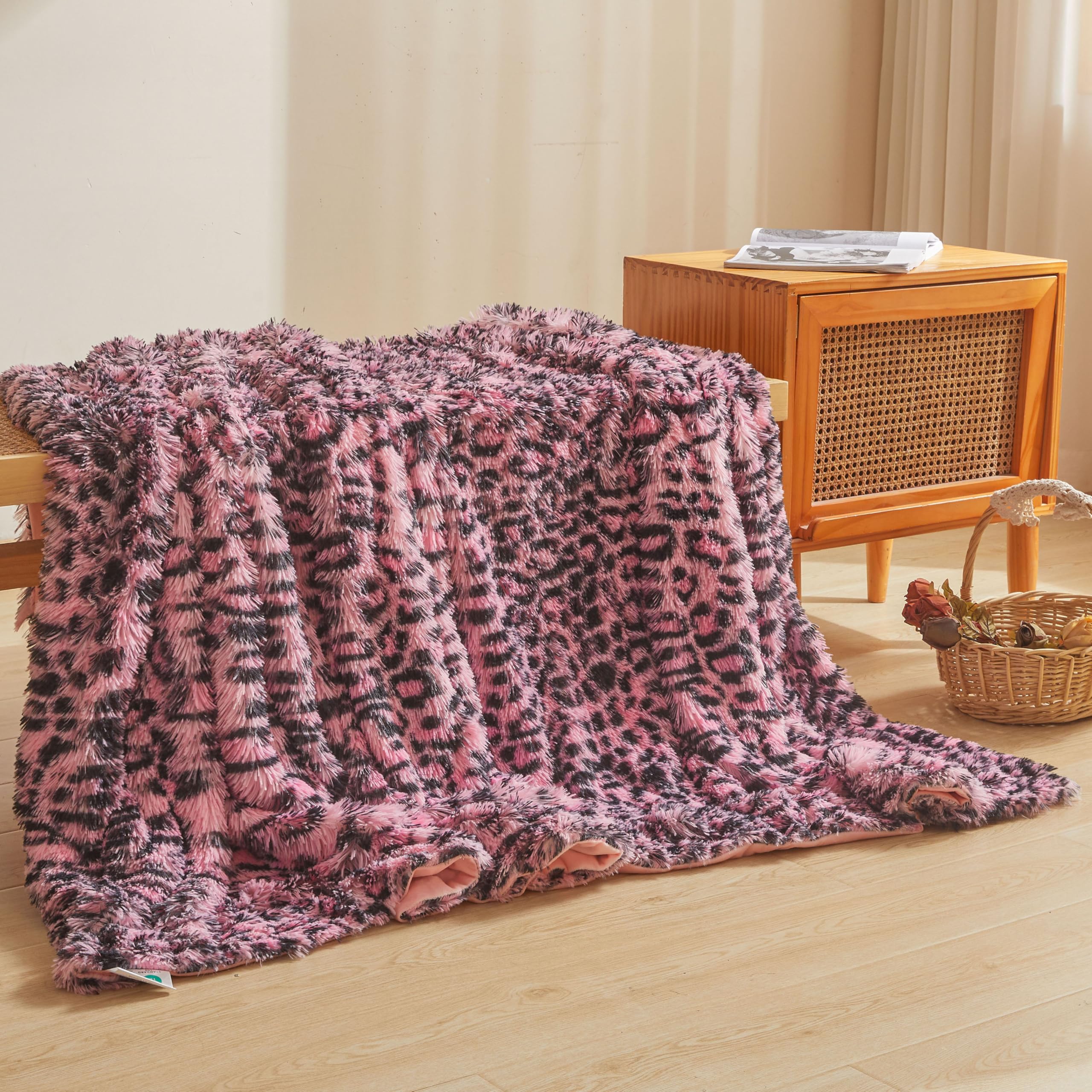 XeGe Luxury Faux Fur Leopard Print Throw, Soft 50x60 Cheetah Print Fluffy Blanket, Shaggy Plush Decorative Couch Blanket, Cute Furry Fuzzy Animal Lap