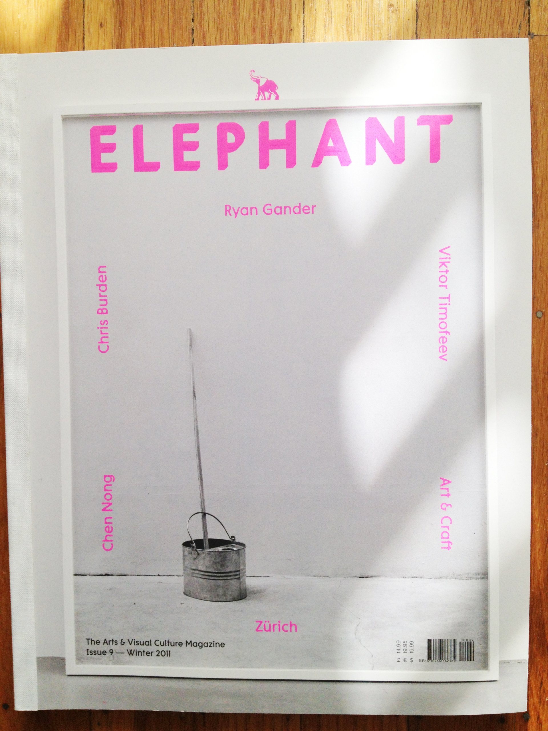 Elephant - Magazine - Issue 9 - Winter 2011 (Ryan Gander, Vikto Timofeev, Art & Craft, Chris Nong, Chris Burden, Zurich) [Paperback]