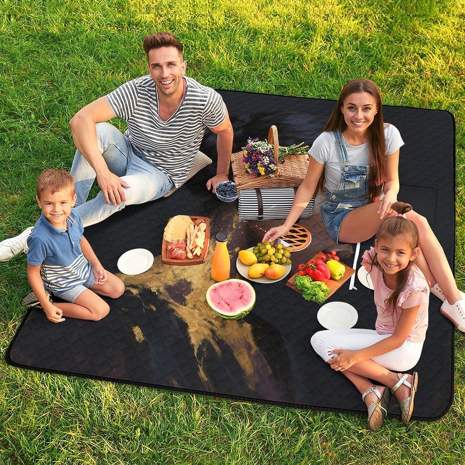 Black Women Picnic Blanket 200x200cm, Foldable 2-in-1 Picnic Mat and Tote Bag Portable Waterproof Beach Mat Sandproof Outdoor Blanket for Park, Hiking, Beach, Camping, Travel