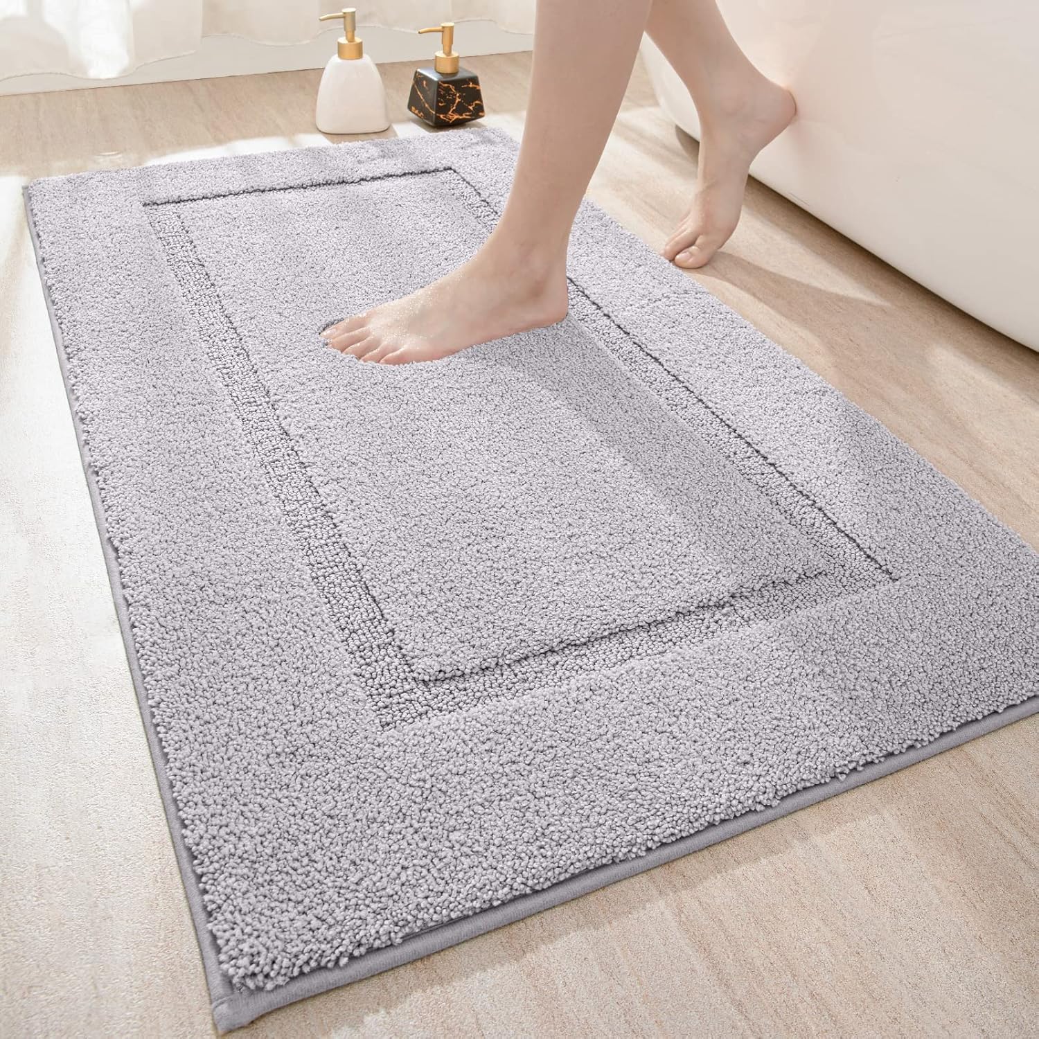 DEXI Bath Mat 60 x 110 cm, Non Slip Bathroom Mat, Soft Microfiber and