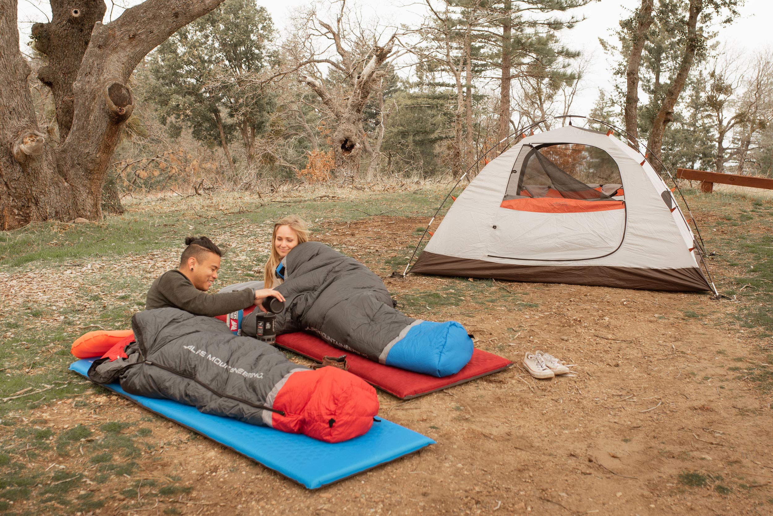 (取寄) アルプスマウンテニアリング フレックスコア Xl スリーピング パッド ALPS Mountaineering Flexcore XL Sleeping Pad Blue Amazon.com : ALPS Mountaineering Flexcore Self-Inflating Air Pad