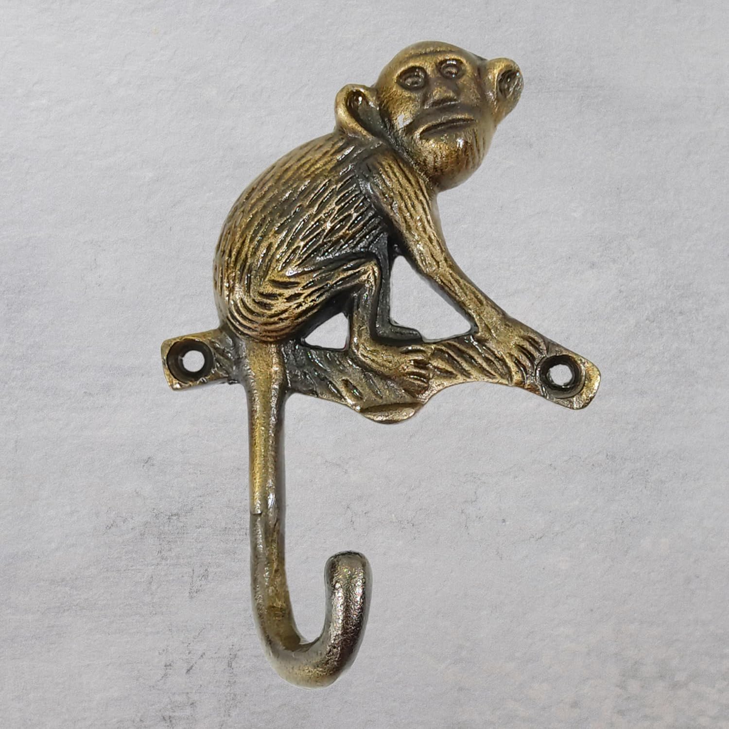 Set of 3 Cast Iron Monkey Shape Coat Hooks Wall Art Decor-Monkey Shape Hangers and Key Holder-Clothes Rack and Backpack Hanger-Coat Hooks Home Decor for Storage,Living Room (Antique Finish)