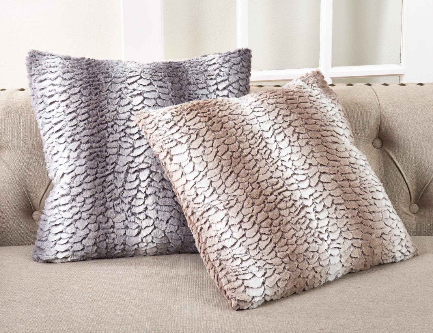 Fennco Styles Juneau Collection Country Faux Fur Animal Palette 18 x 18 Inch Throw Pillow with Case & Insert – Natural Throw Pillow for Couch, Bedroom and Living Room Décor (Natural)
