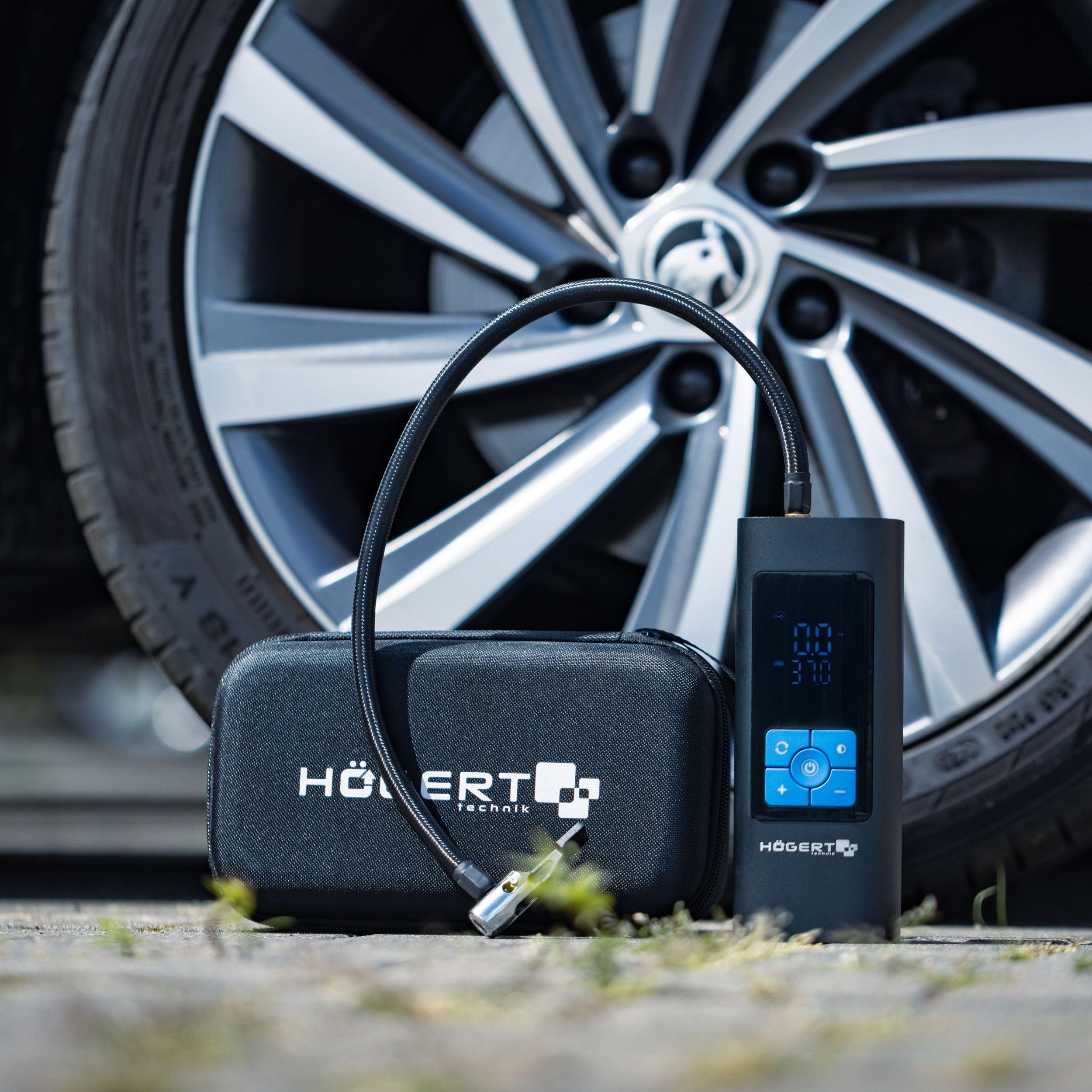 HÖGERT TECHNIK Tragbare Akku Elektrische Luftpumpe 145PSI 3in1, Mini Kompressor mit Powerbank & LED Licht, Mobiler Luftkompressor Fahrradpumpe Auto Motorrad Ball Matratze, USB-C Ladegerät