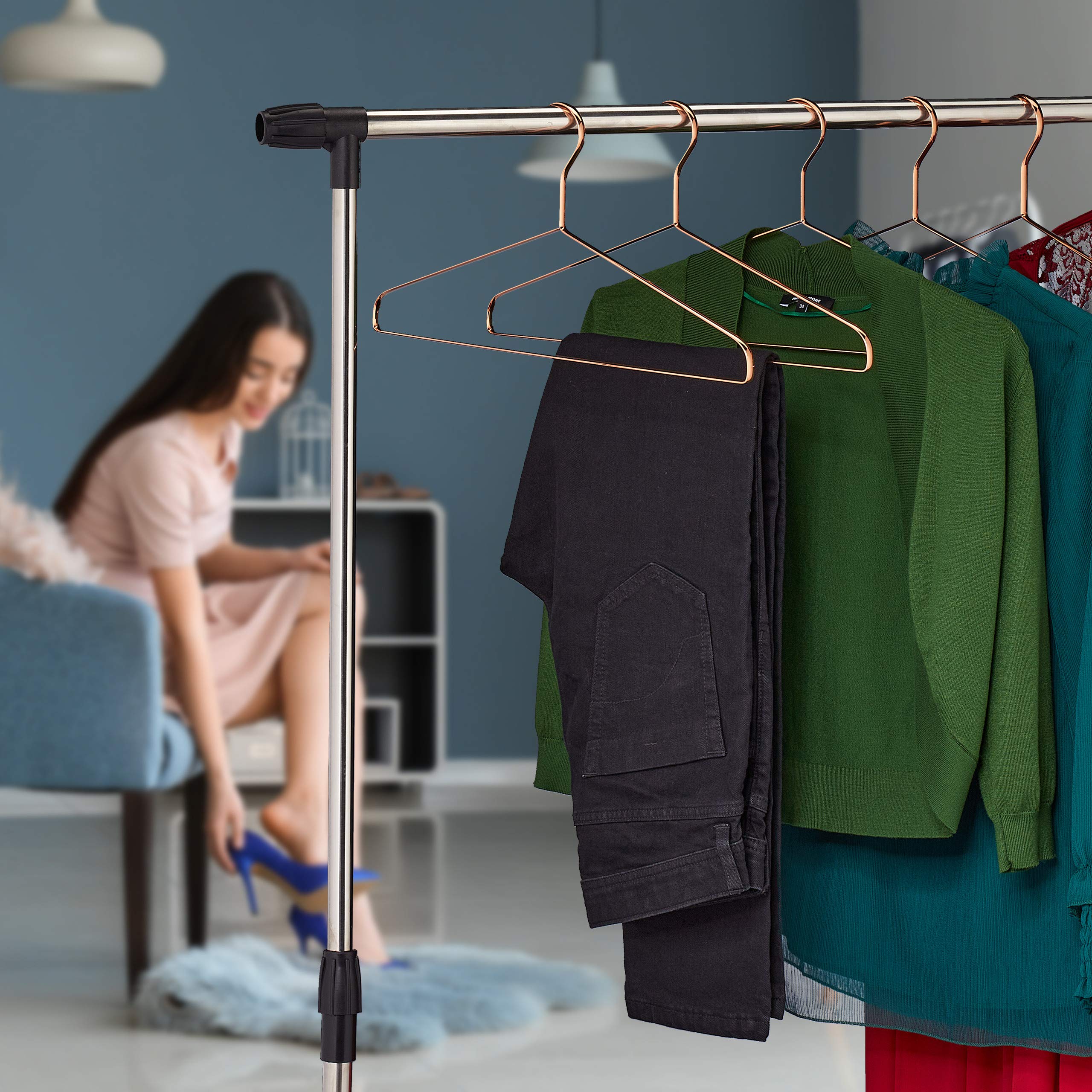 Relaxdays Kleiderbügel, 12er Set, für Hemden, Jacken & Hosen, platzsparend, Metall, 42 cm breit, schöne Bügel, Farbwahl
