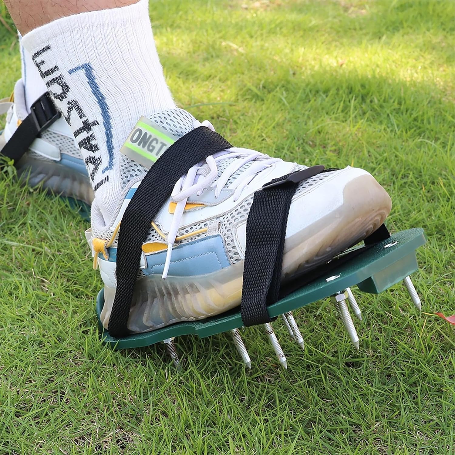 Relaxdays Lawn Aerator Shoes, 13 Nails Each, Scarifier, Nail Shoes, Lawn, Screed Shoes, BT: 32.5 x 15 cm, Black/Green