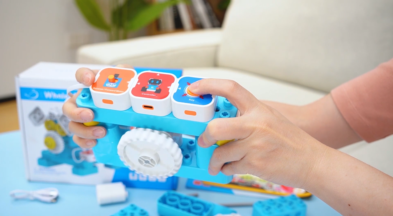 Amazon | WhalesBot A1 プログラミングロボット 知育玩具 3〜6歳対象