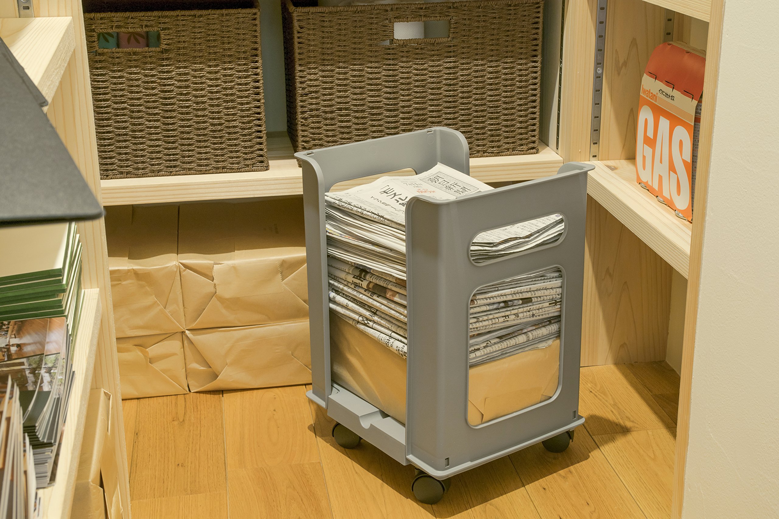 sanko- Plastic Made in Japan Newspaper sutokka- Casters with Gray