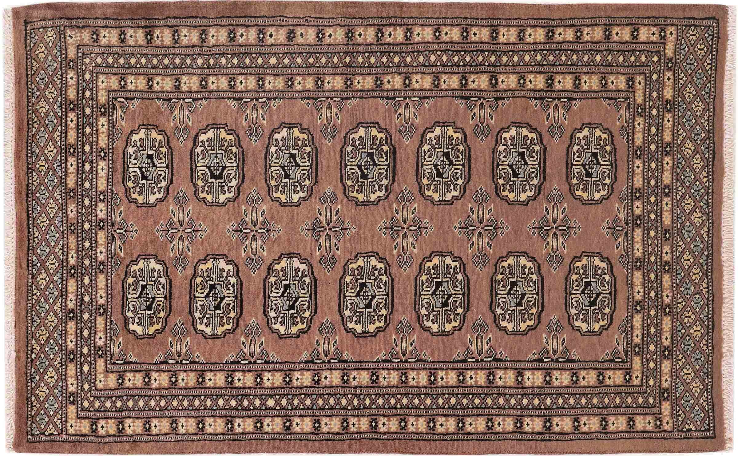 Tapis Buchara pakistanais marron pour sublimer l'entrée de votre salon 80x120