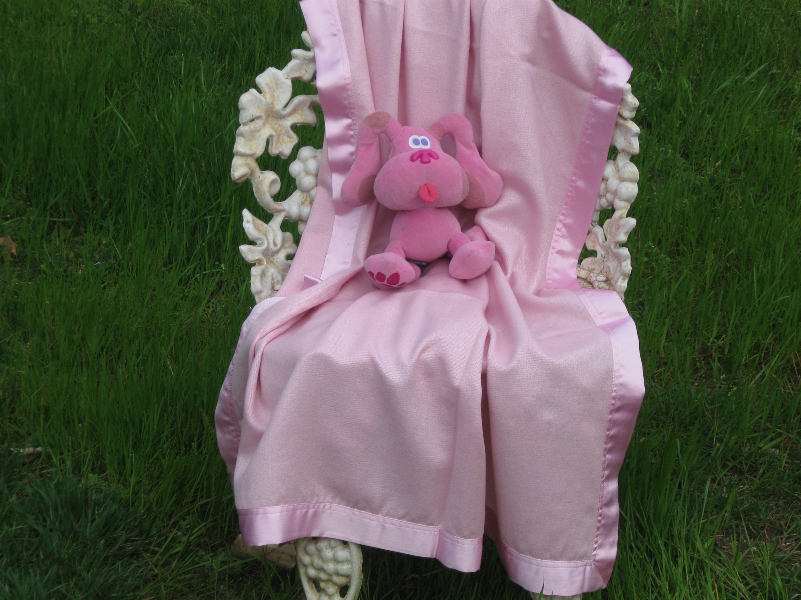 Pashmina Blanket from CASHMERE PASHMINA GROUP (Baby Pink)